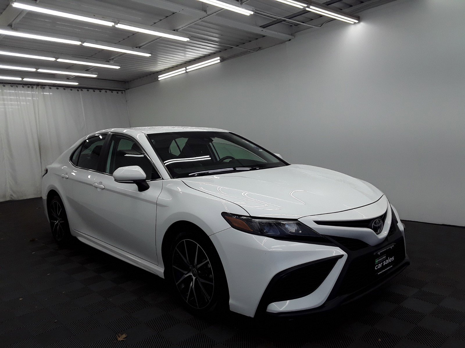 2022 Toyota Camry SE Auto