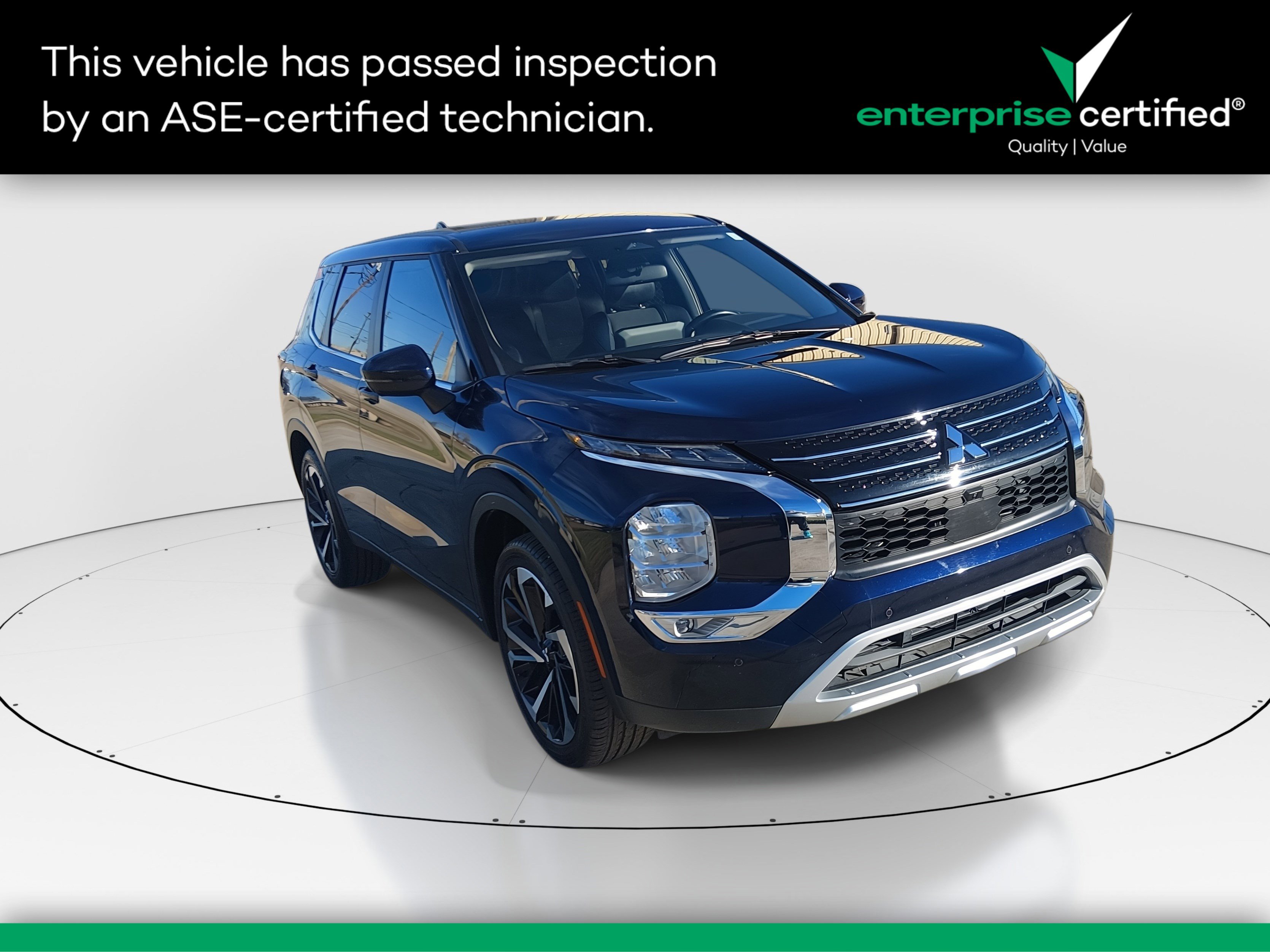 2024 Mitsubishi Outlander SE's photo