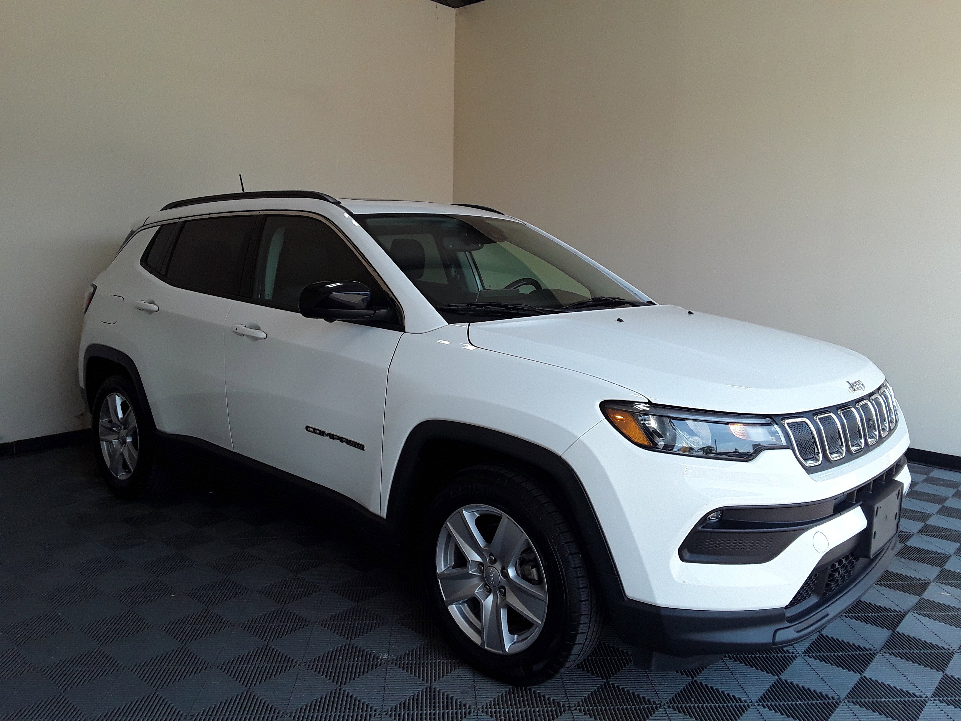 2022 Jeep Compass Latitude FWD