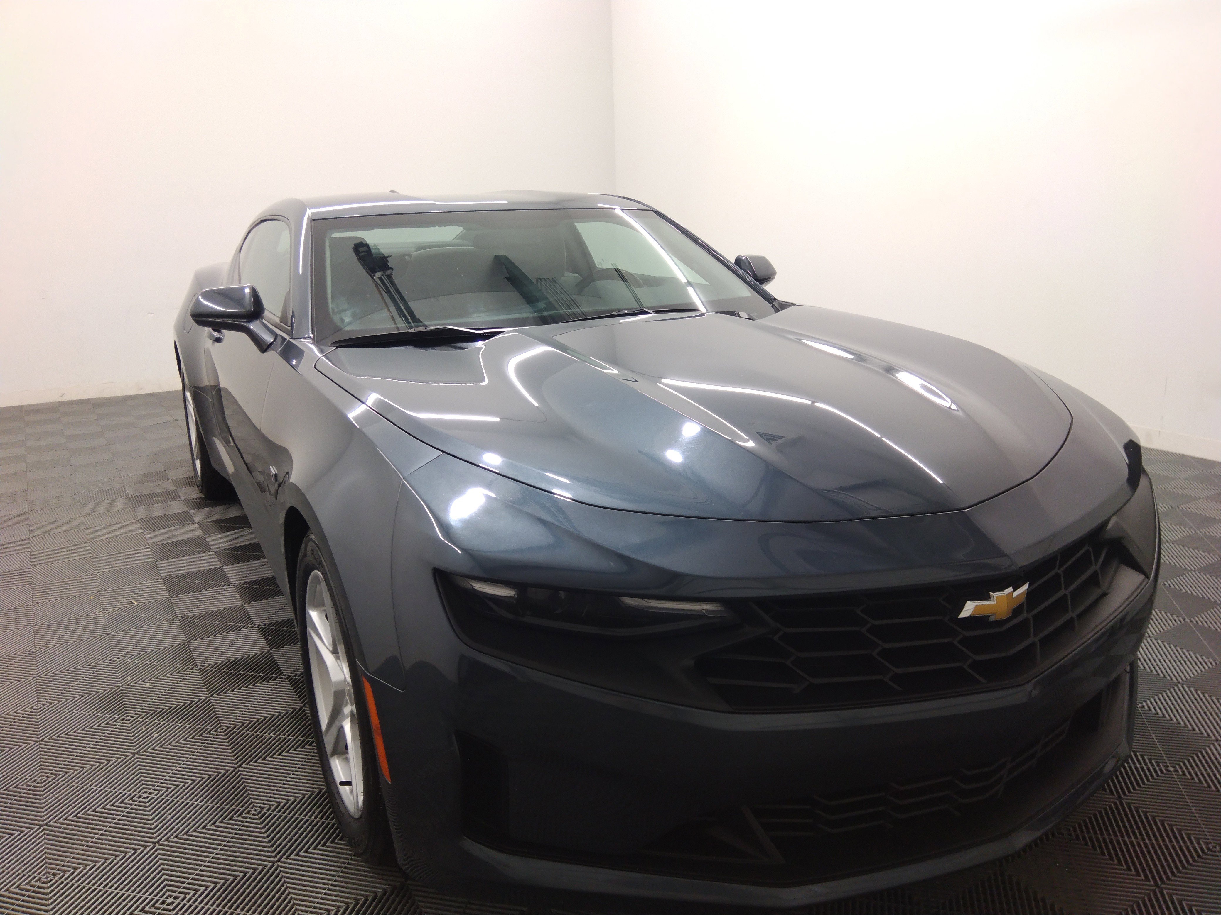 2023 Chevrolet Camaro 2dr Cpe 1LT