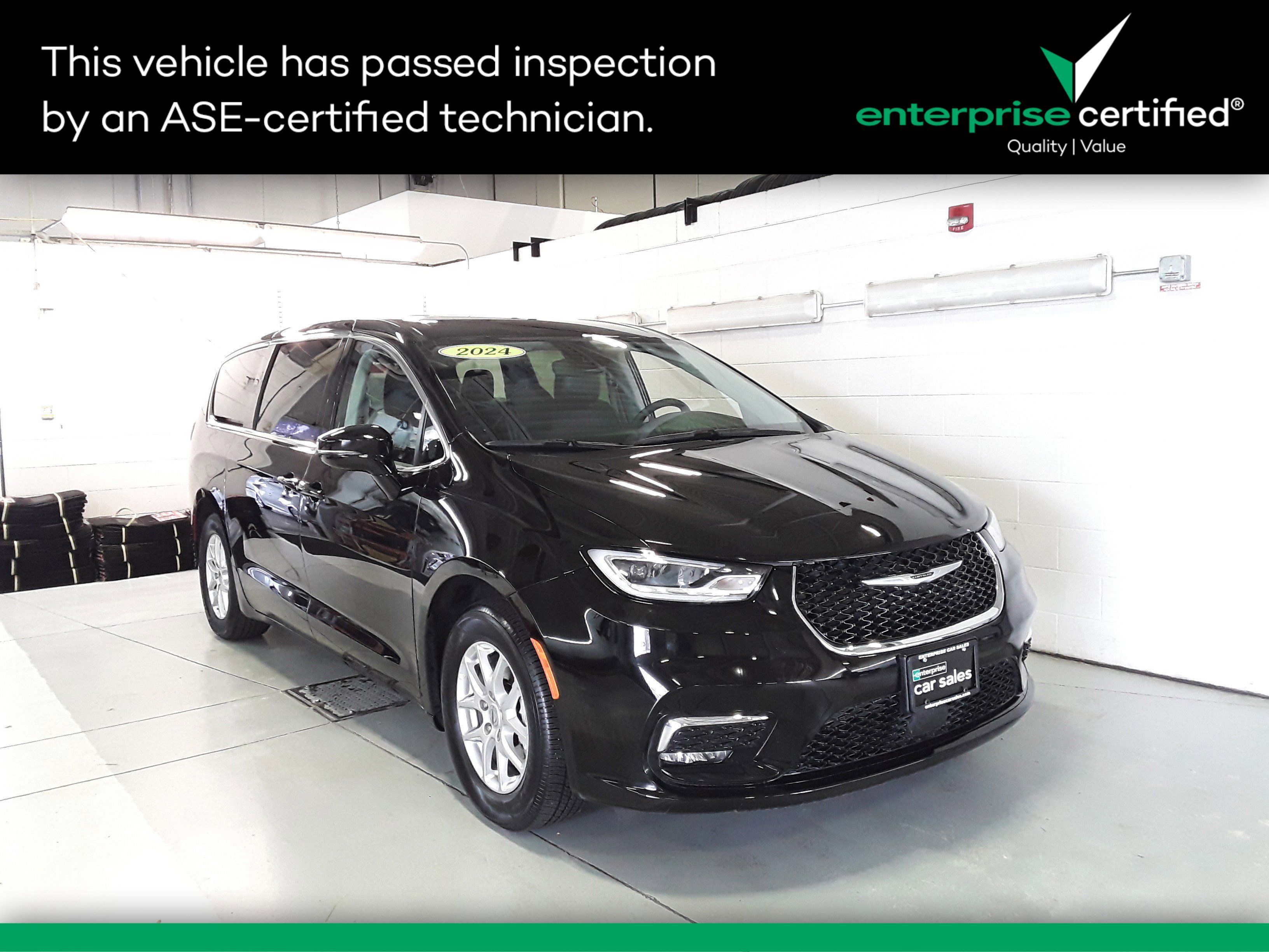 Used 2024 Chrysler Pacifica Touring L FWD