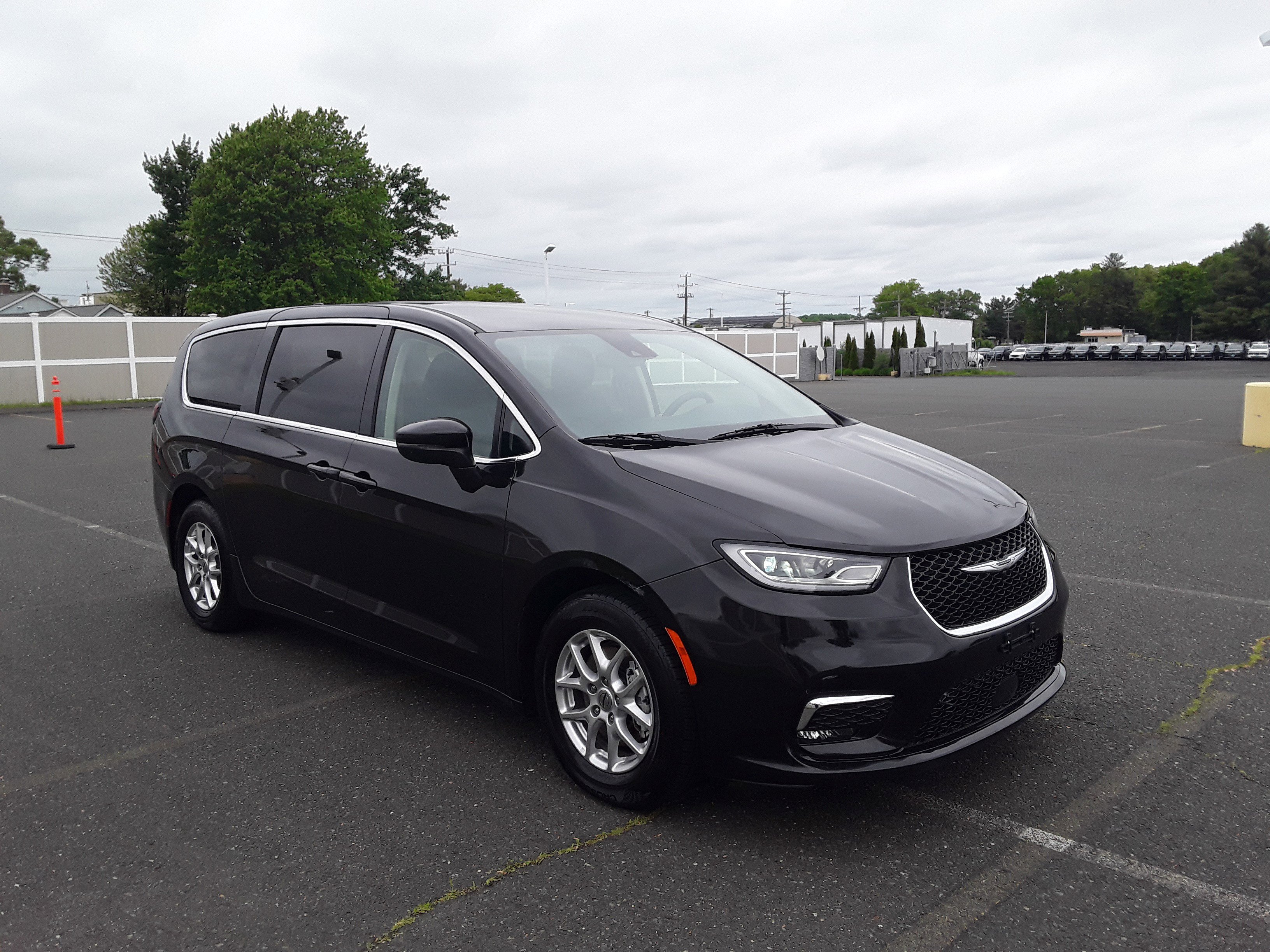 2023 Chrysler Pacifica Touring L FWD