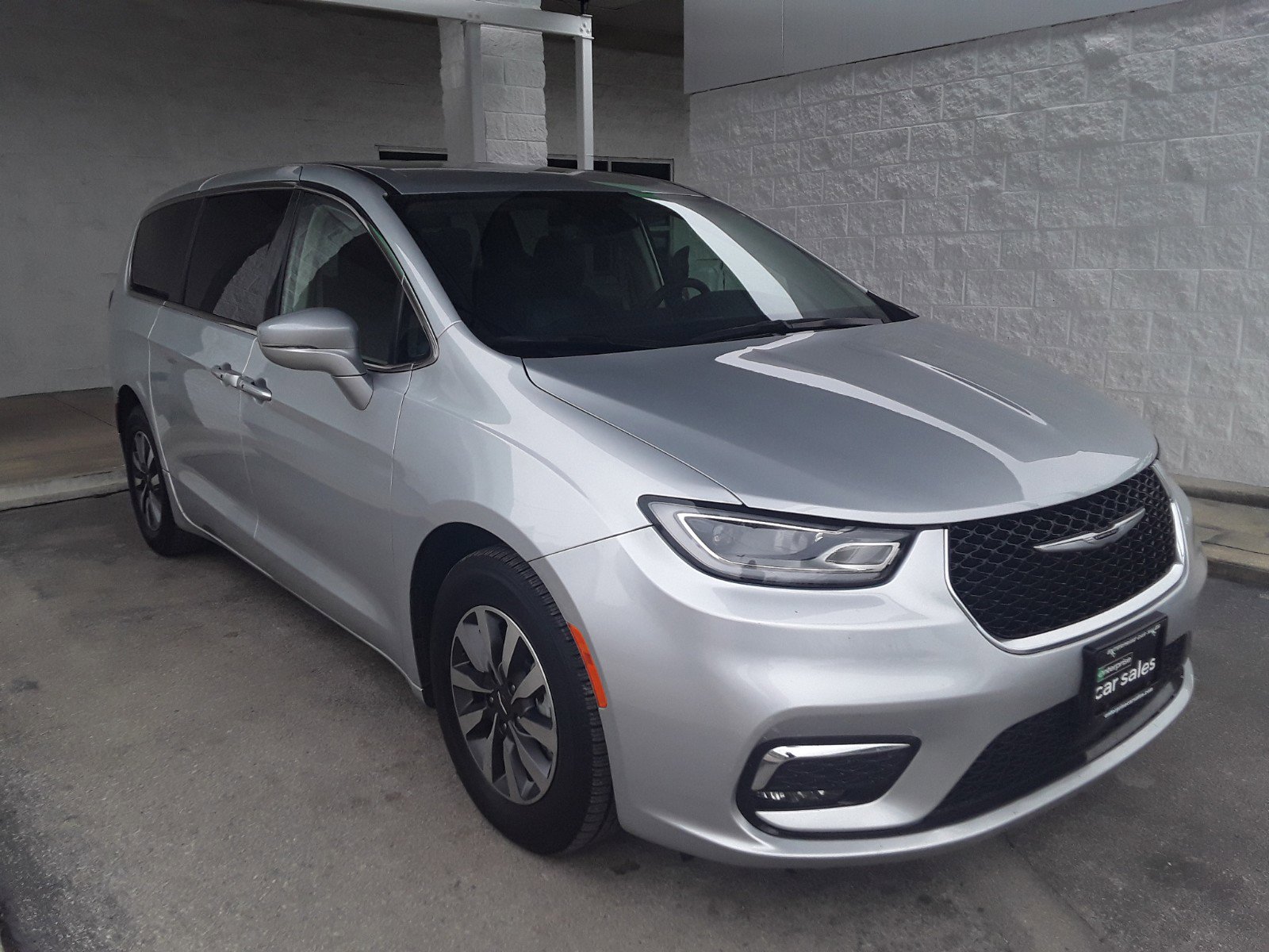 2022 Chrysler Pacifica Hybrid Touring L FWD