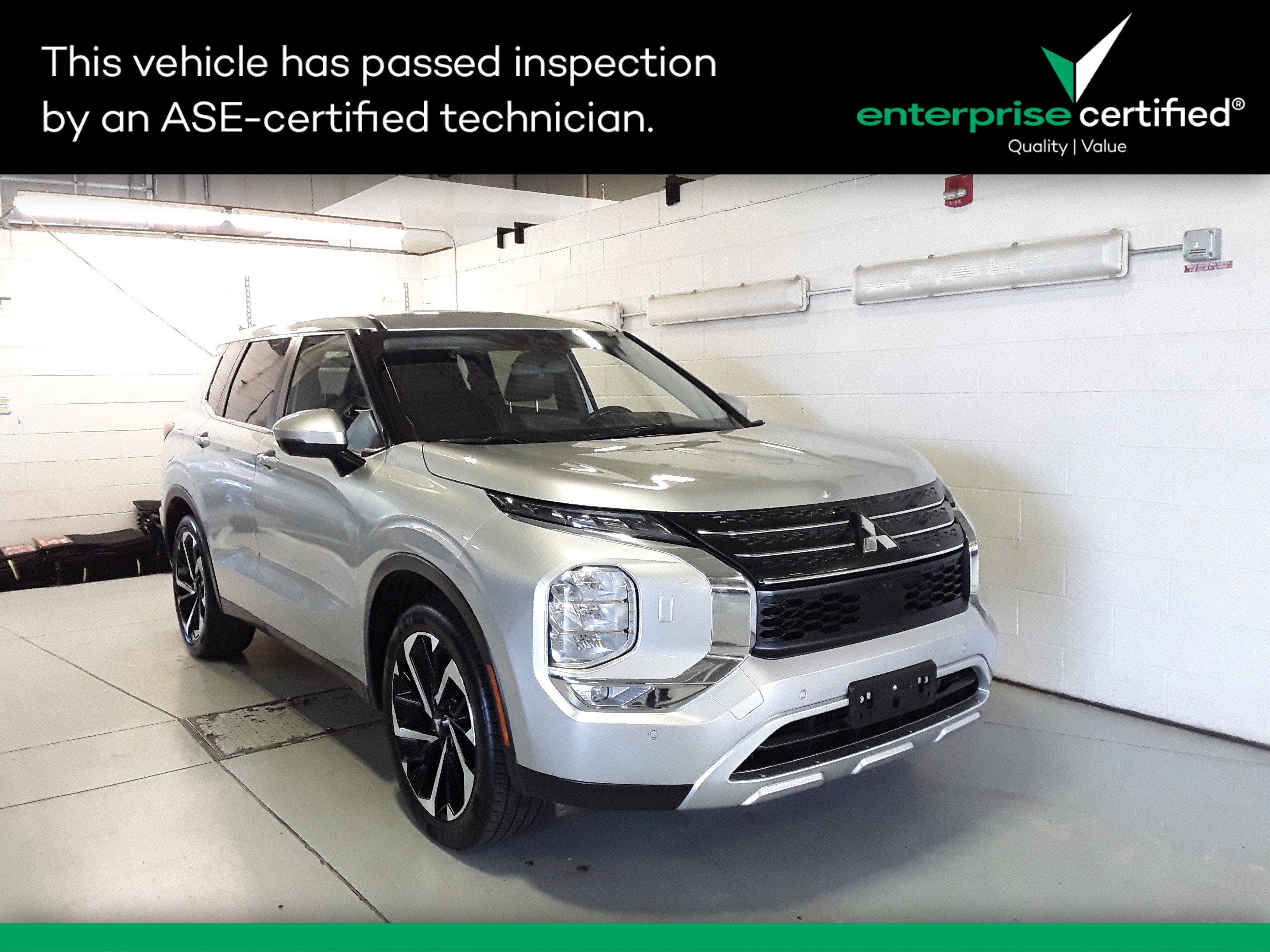 2024 Mitsubishi Outlander SE