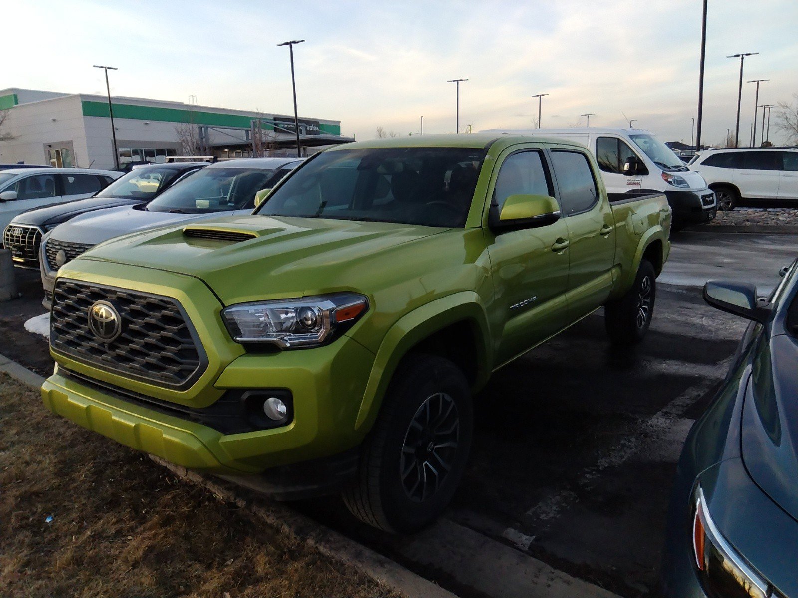 2023 Toyota Tacoma 4WD SR5 Double Cab 6' Bed V6 AT