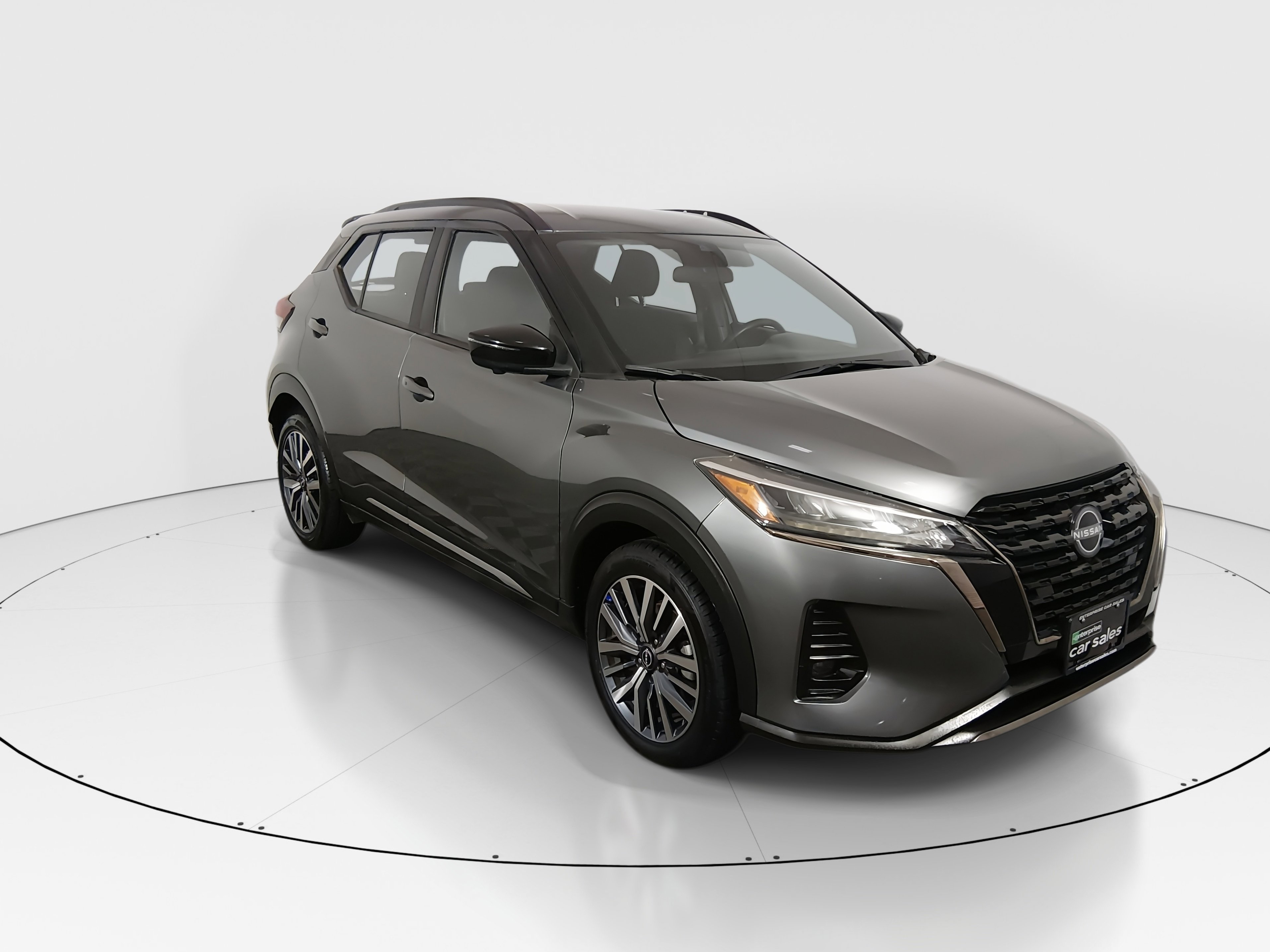2024 Nissan Kicks SR's photo