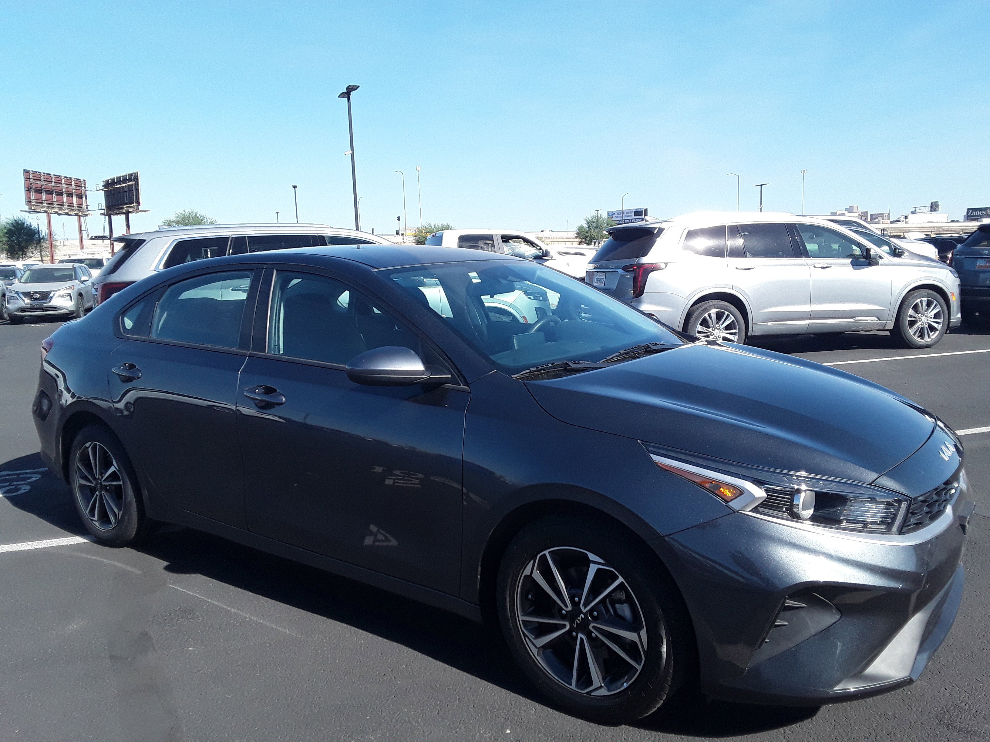 Used 2023 Kia Forte LXS IVT