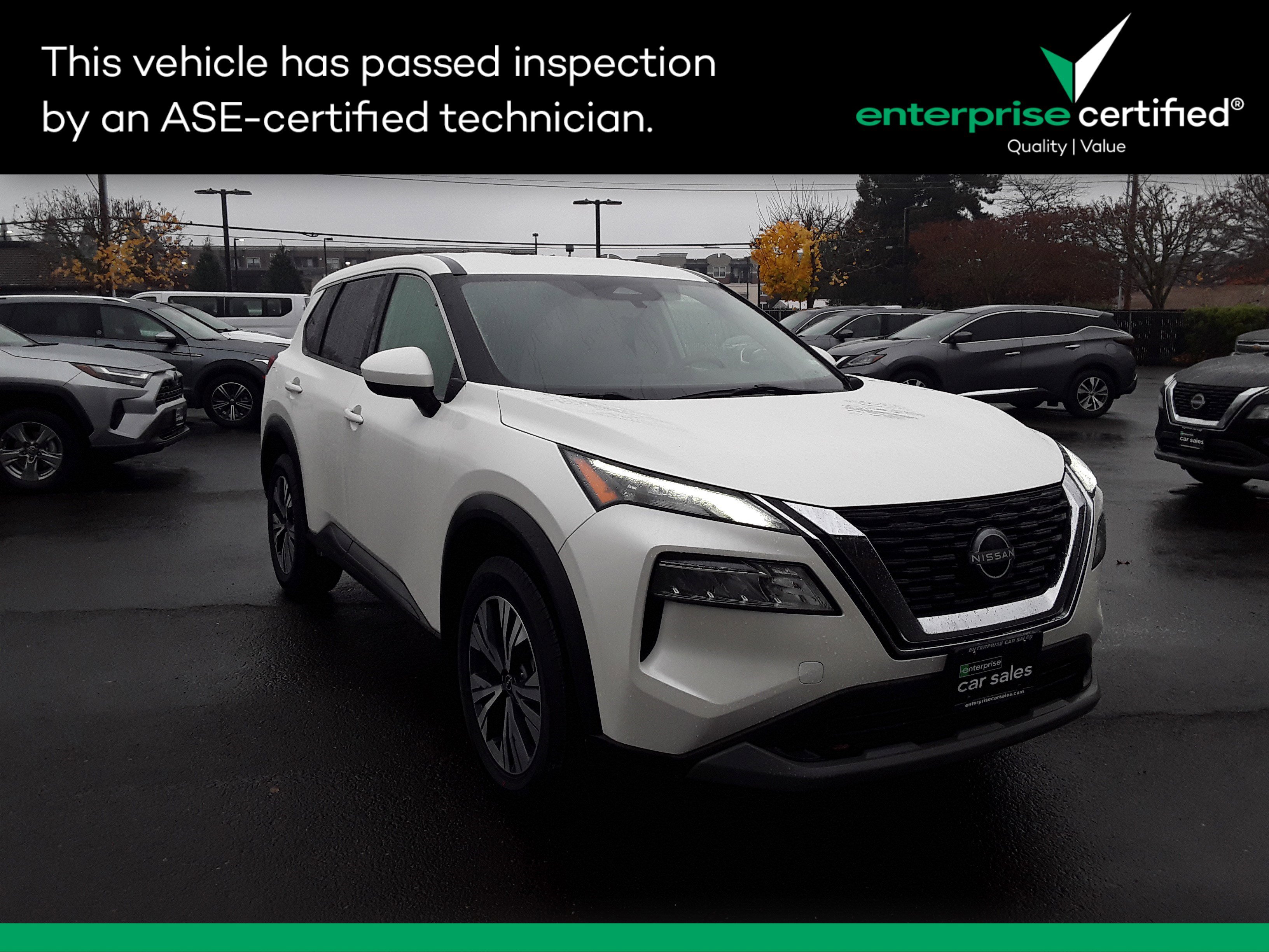 2023 Nissan Rogue SV's photo