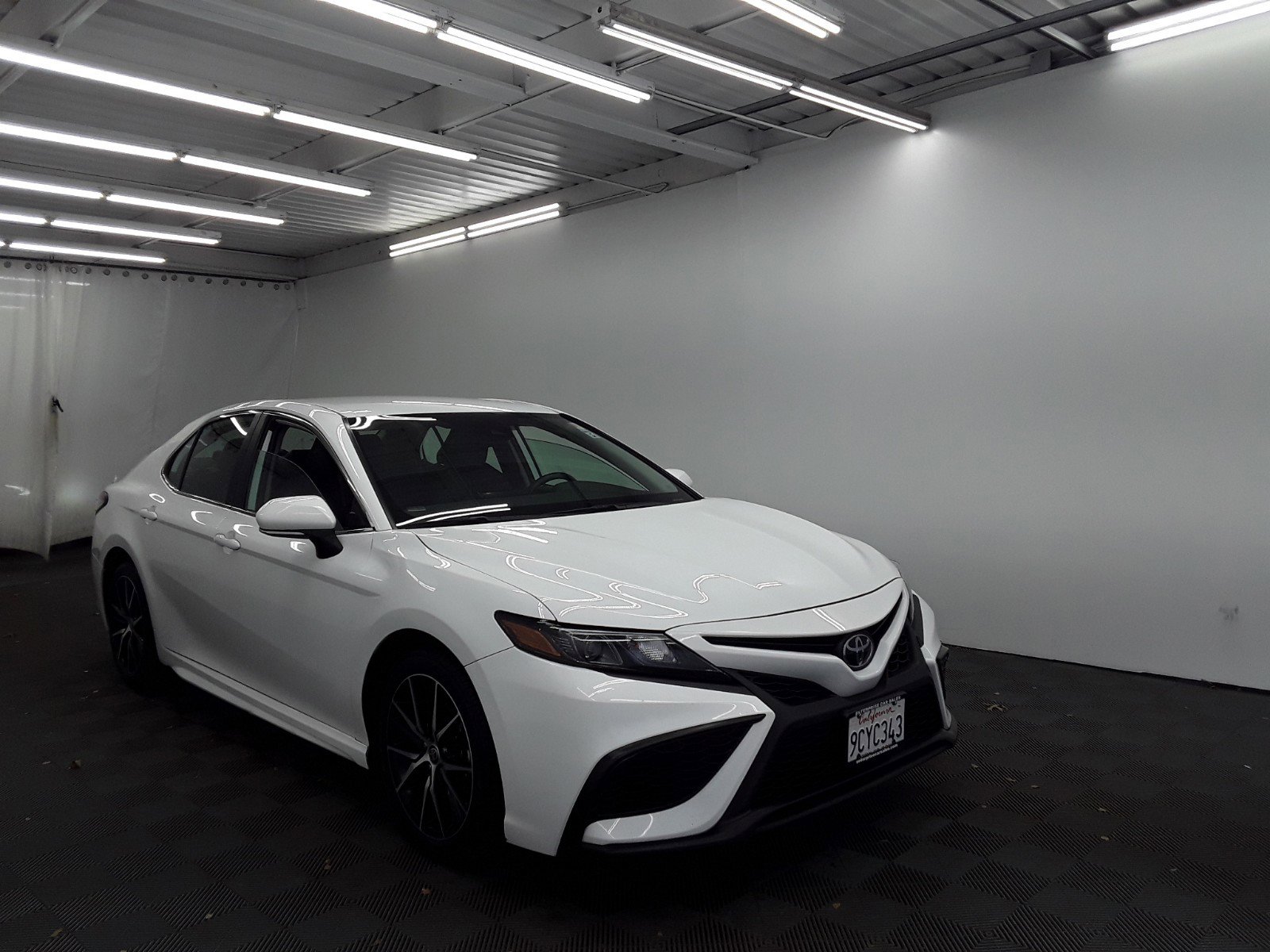 2023 Toyota Camry SE Auto