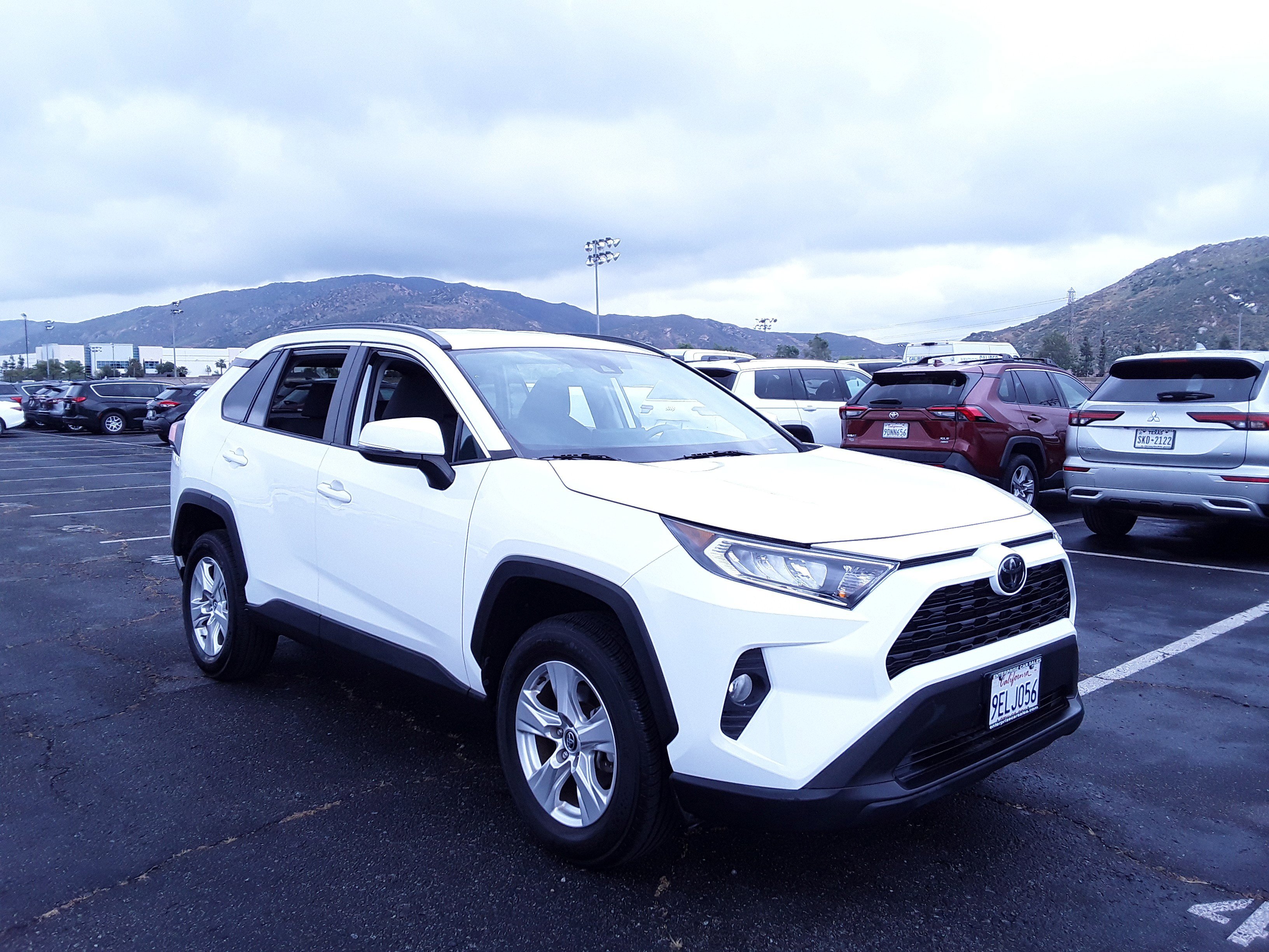 2021 Toyota RAV4 XLE FWD
