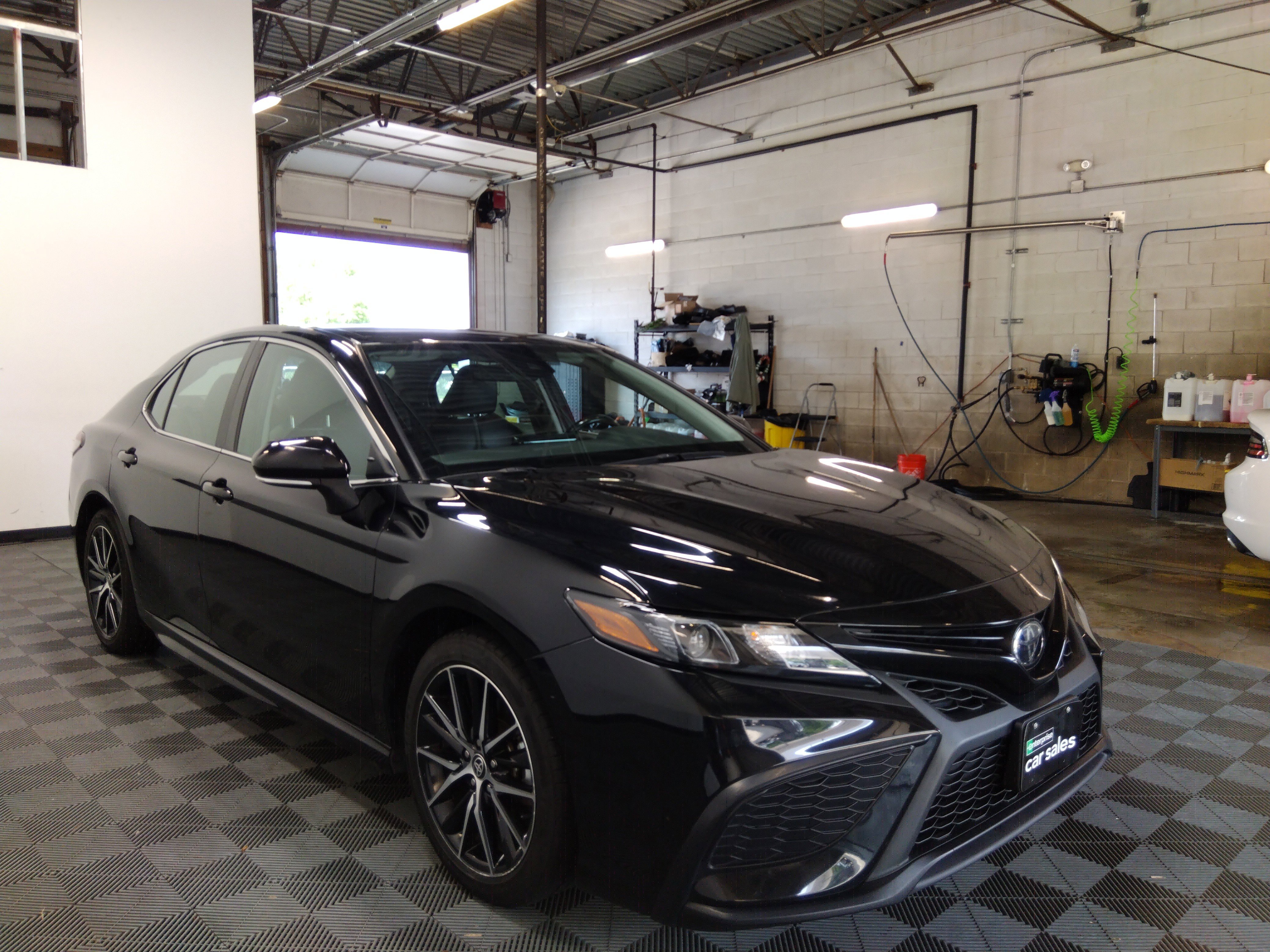 2023 Toyota Camry SE Auto