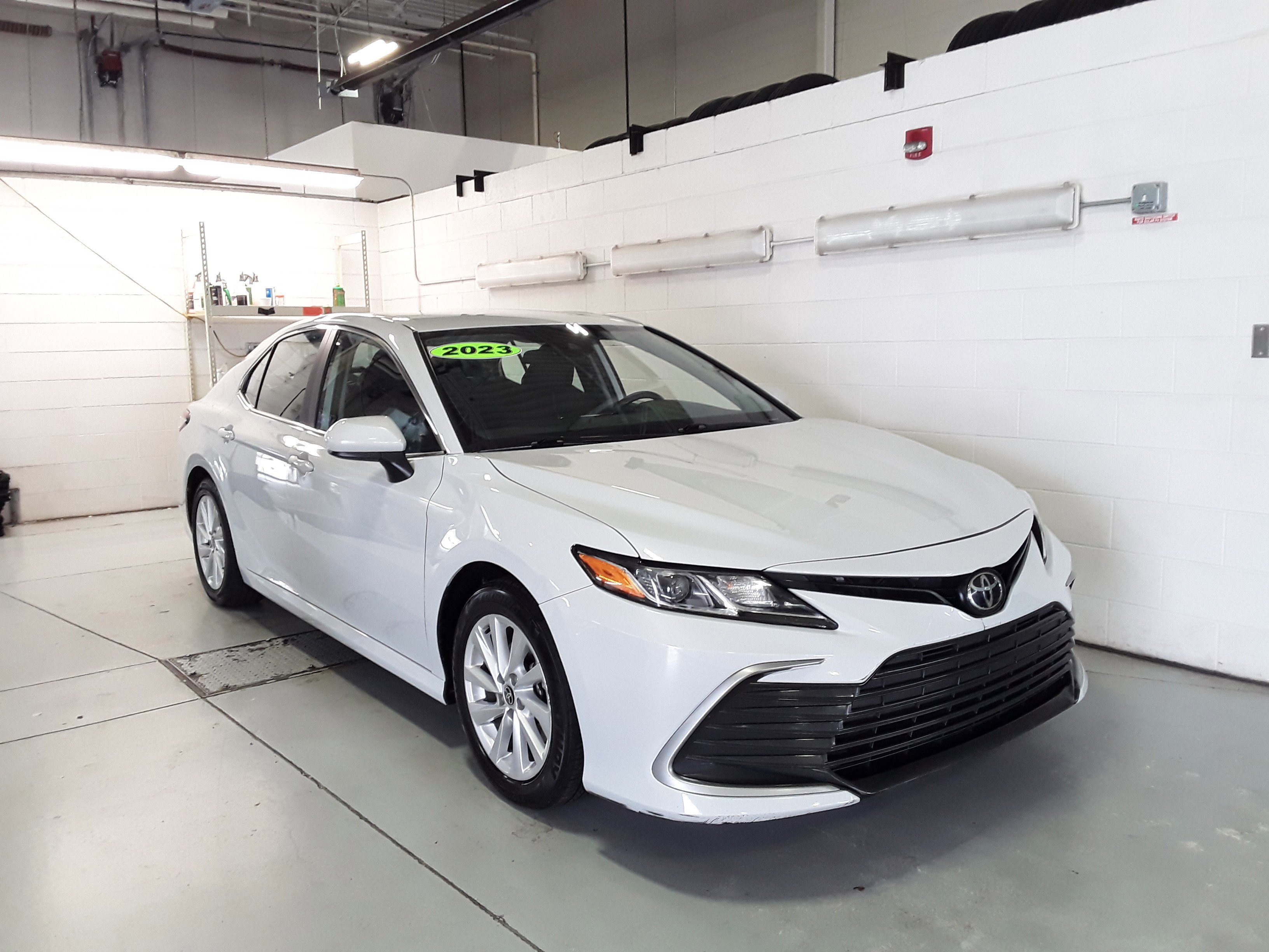 2023 Toyota Camry LE Auto