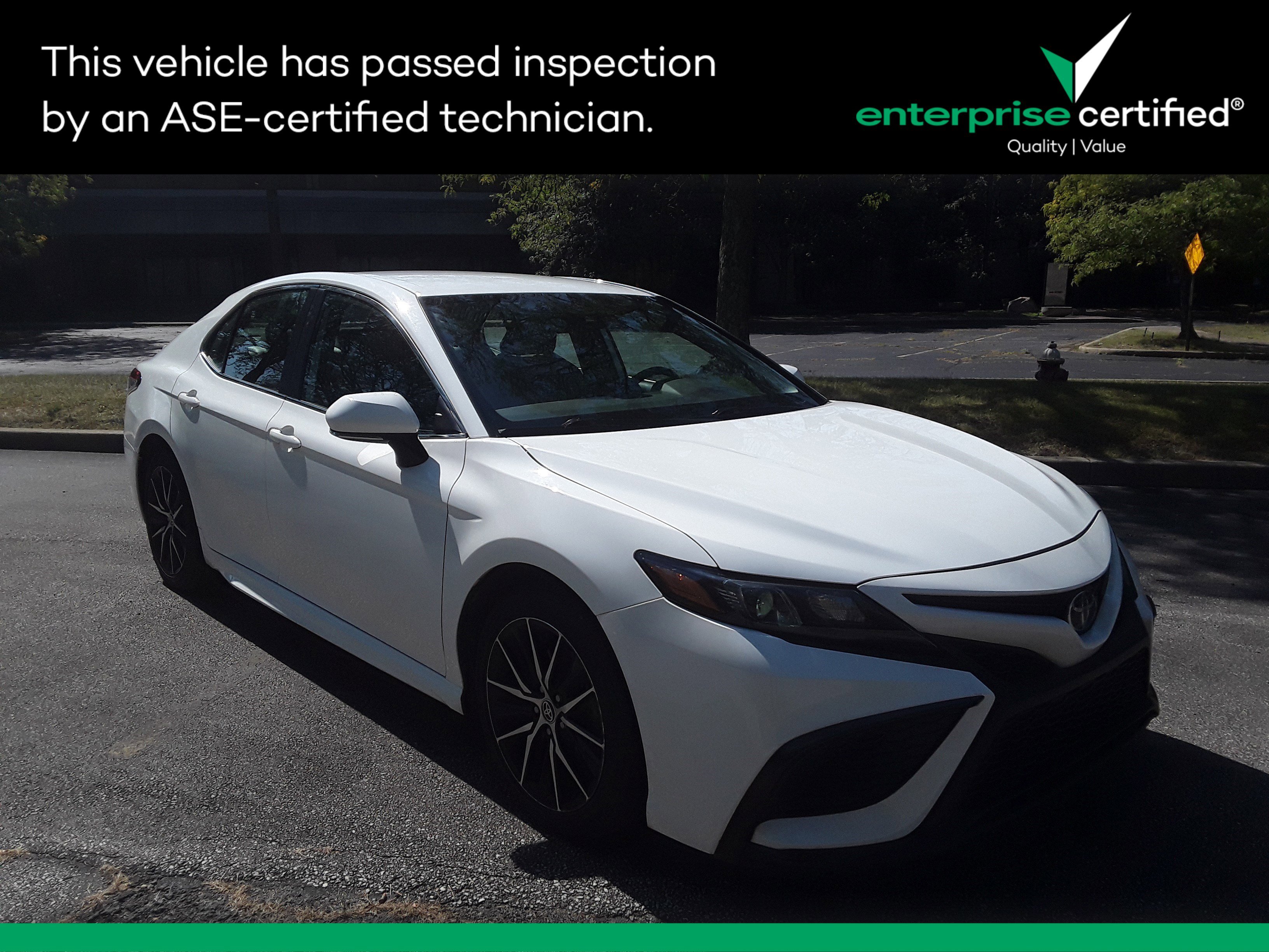 Used 2022 Toyota Camry SE Auto