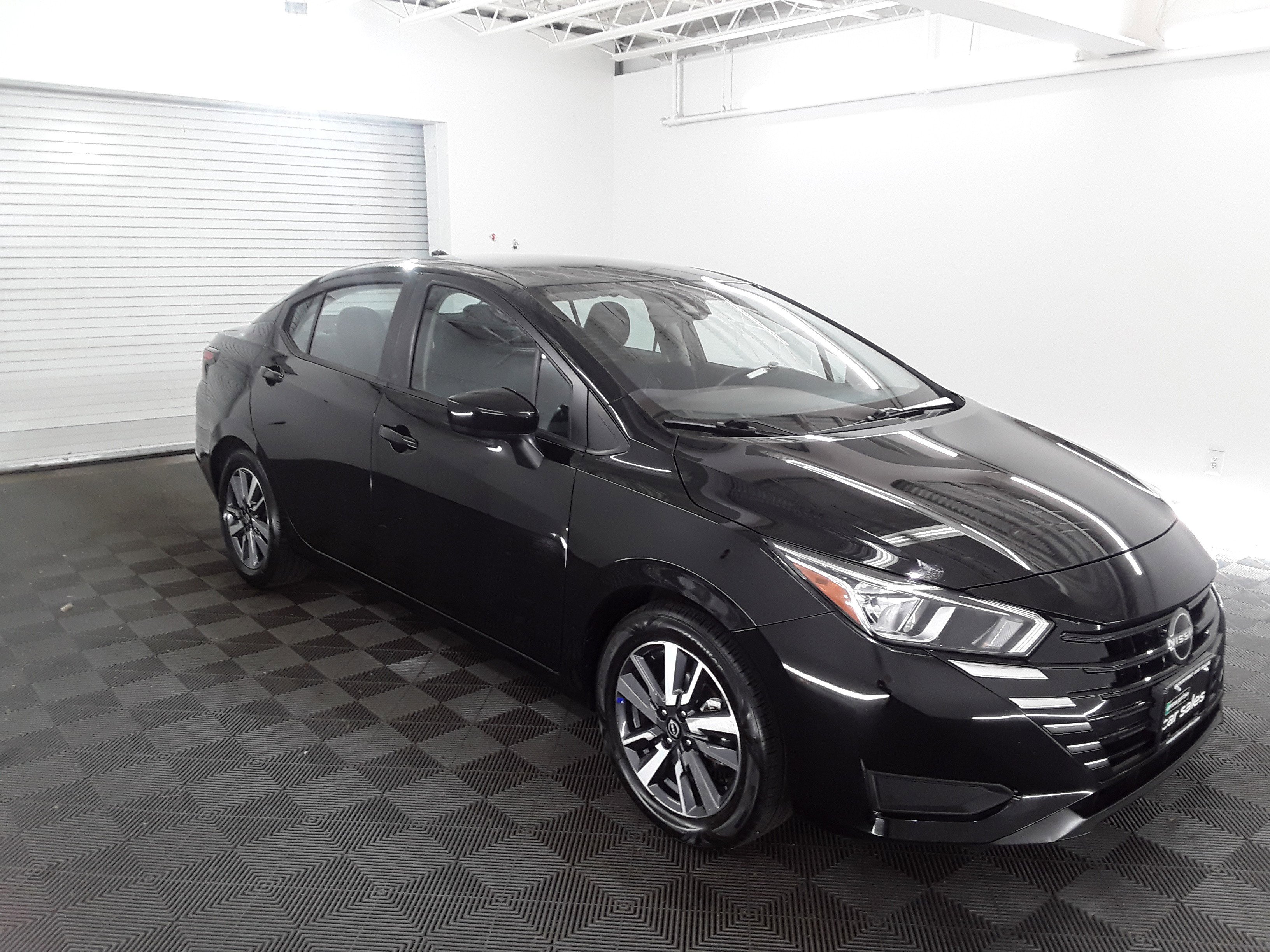 2023 Nissan Versa SV CVT