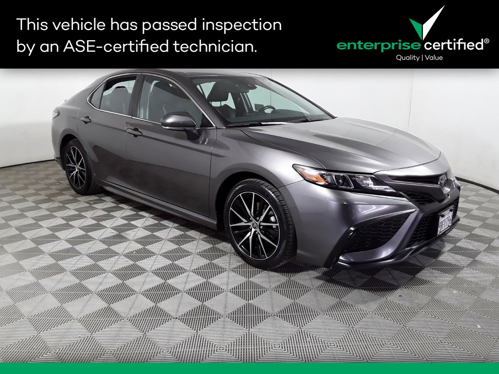 Used 2022 Toyota Camry SE Auto