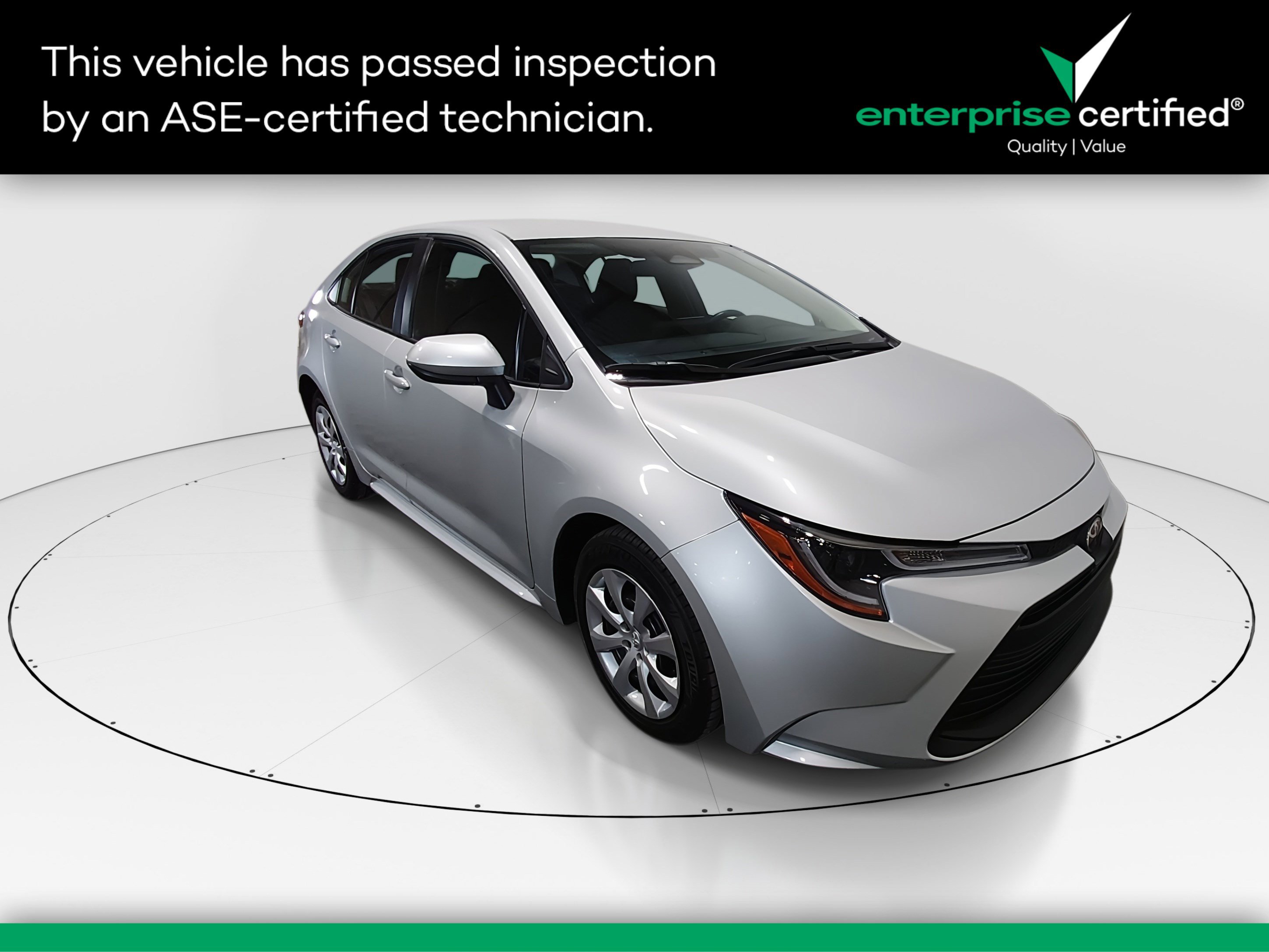 2024 Toyota Corolla LE's photo