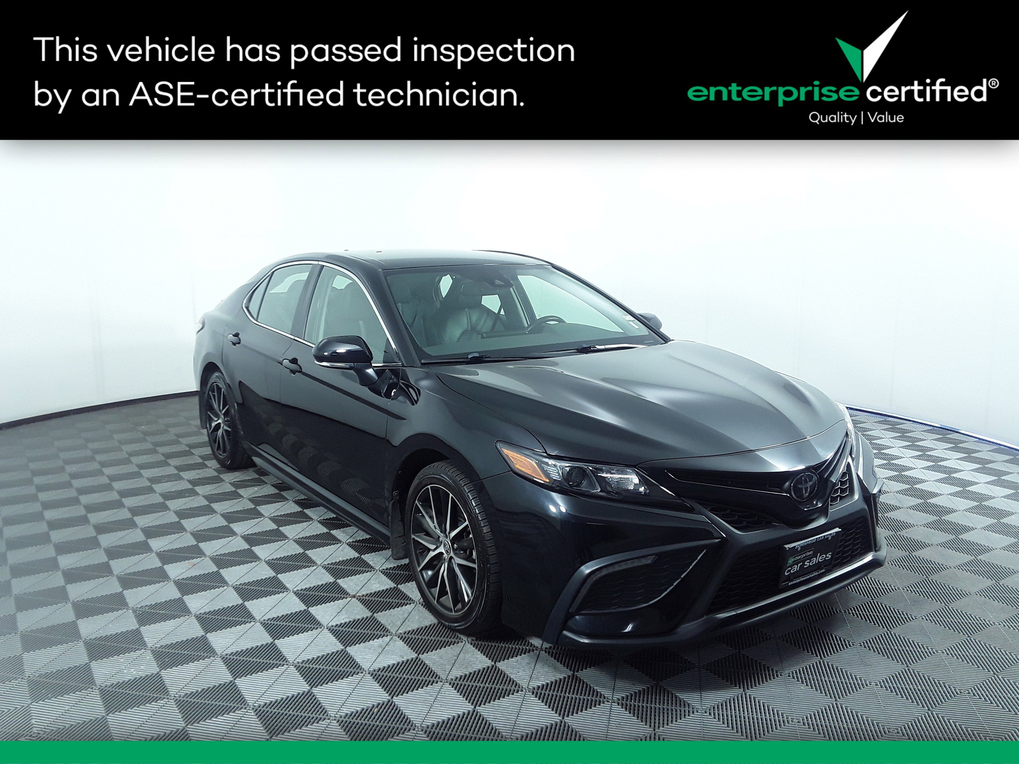 Used 2023 Toyota Camry SE Auto
