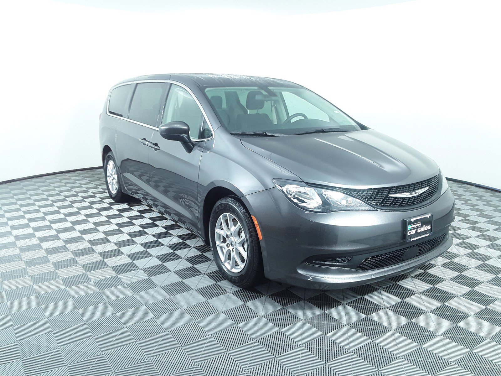 2022 Chrysler Voyager LX FWD