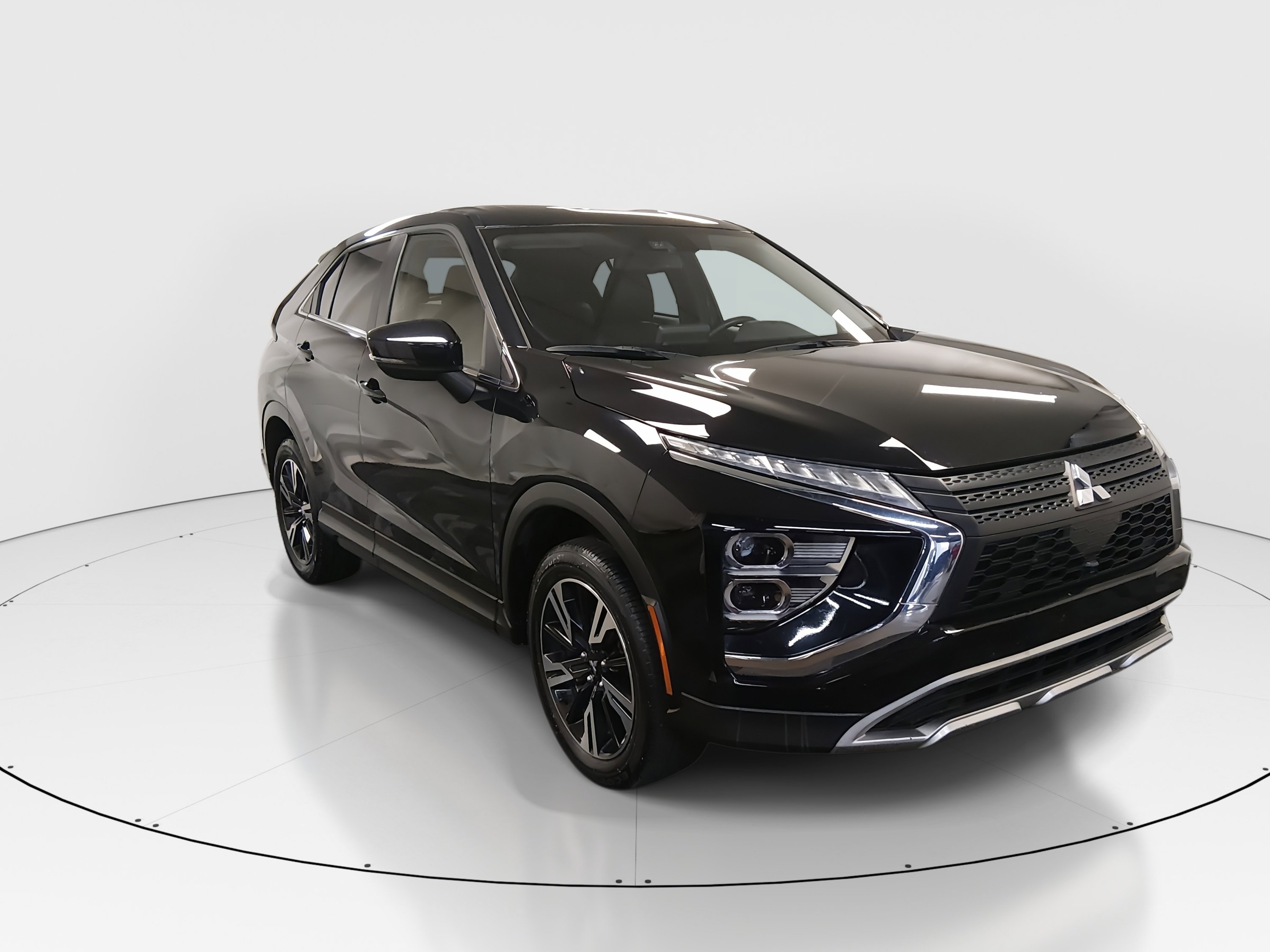 2024 Mitsubishi Eclipse Cross SE's photo
