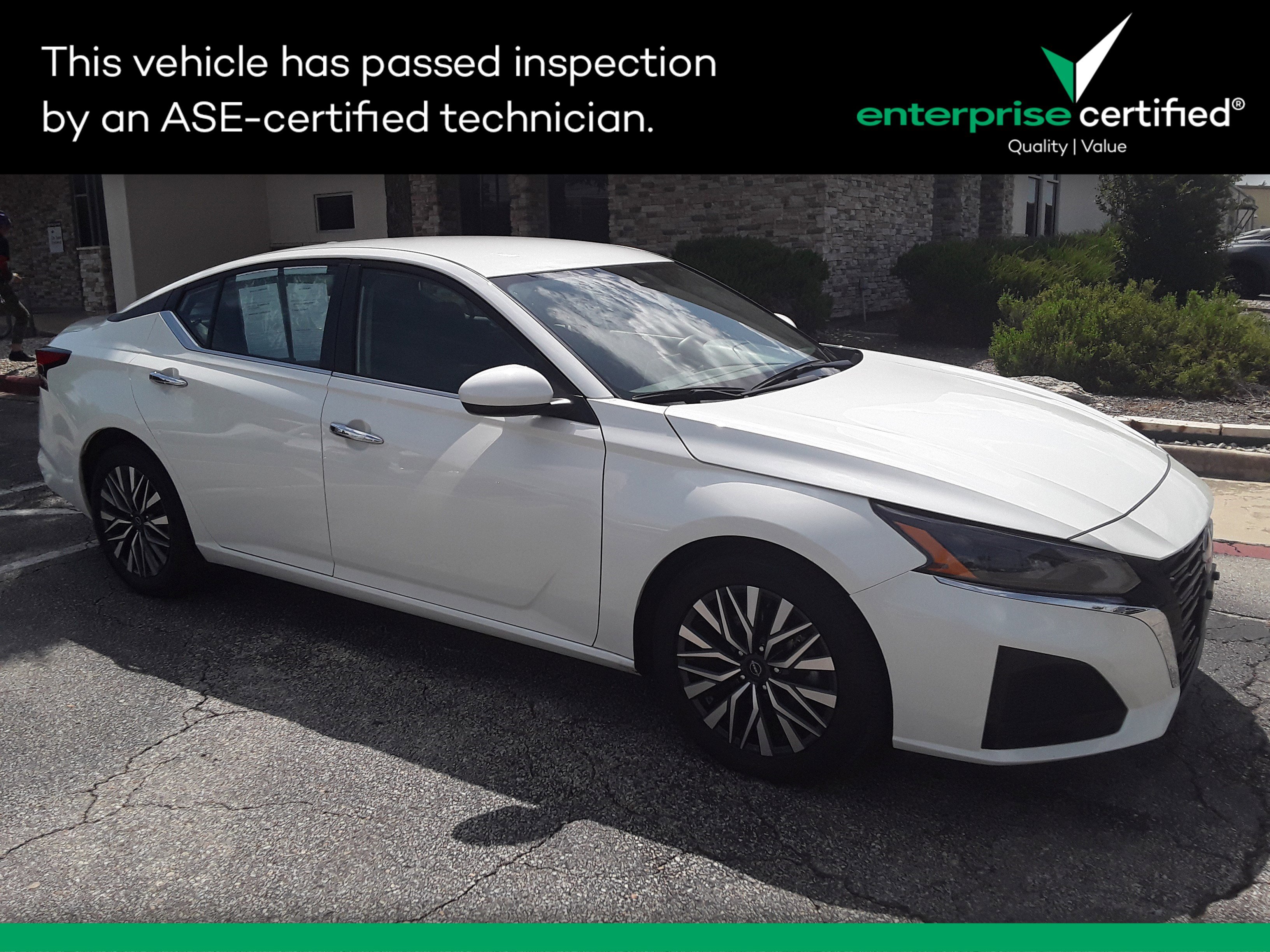 Used 2023 Nissan Altima 2.5 SV Sedan