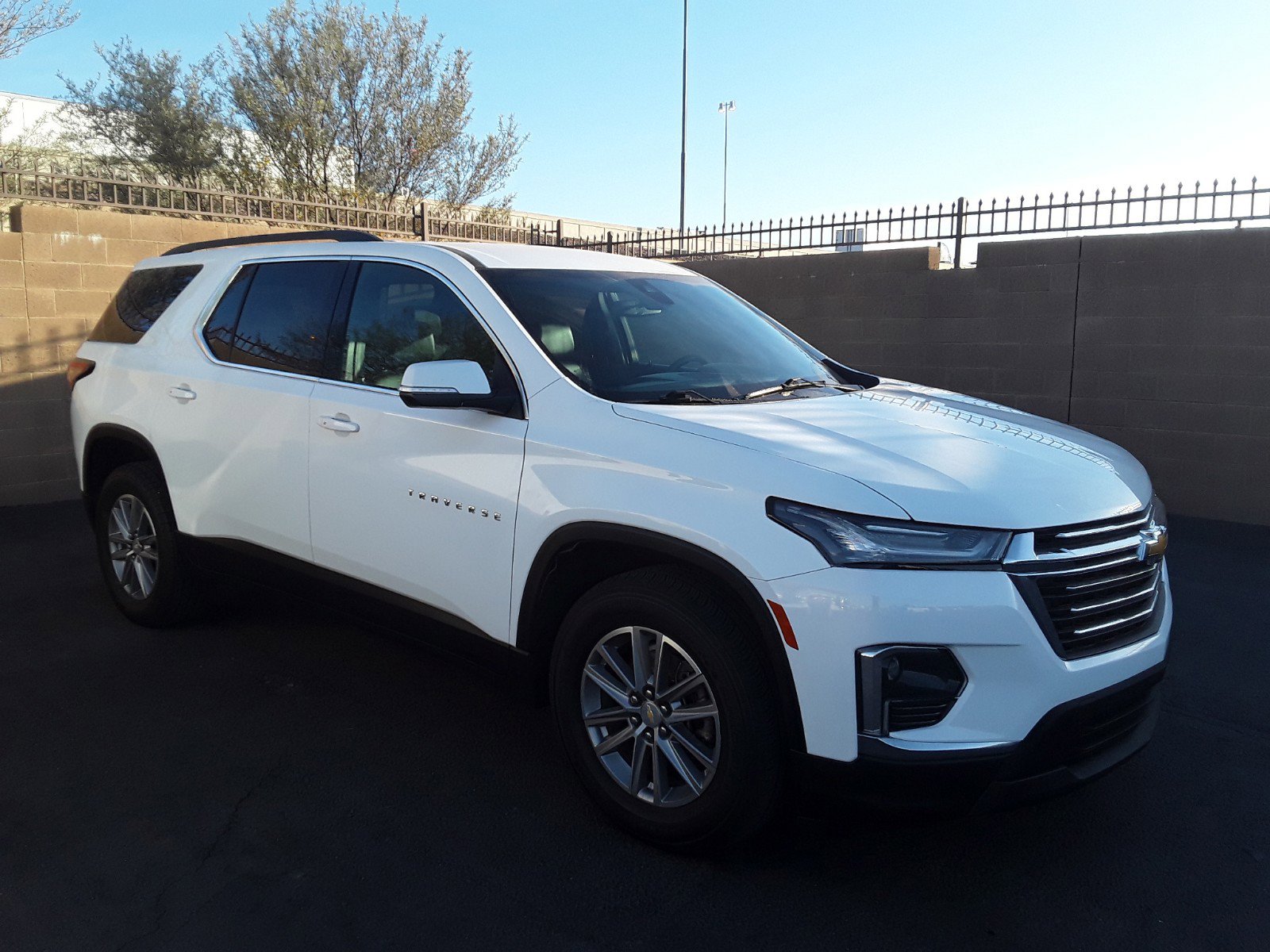 2022 Chevrolet Traverse FWD 4dr LT Leather