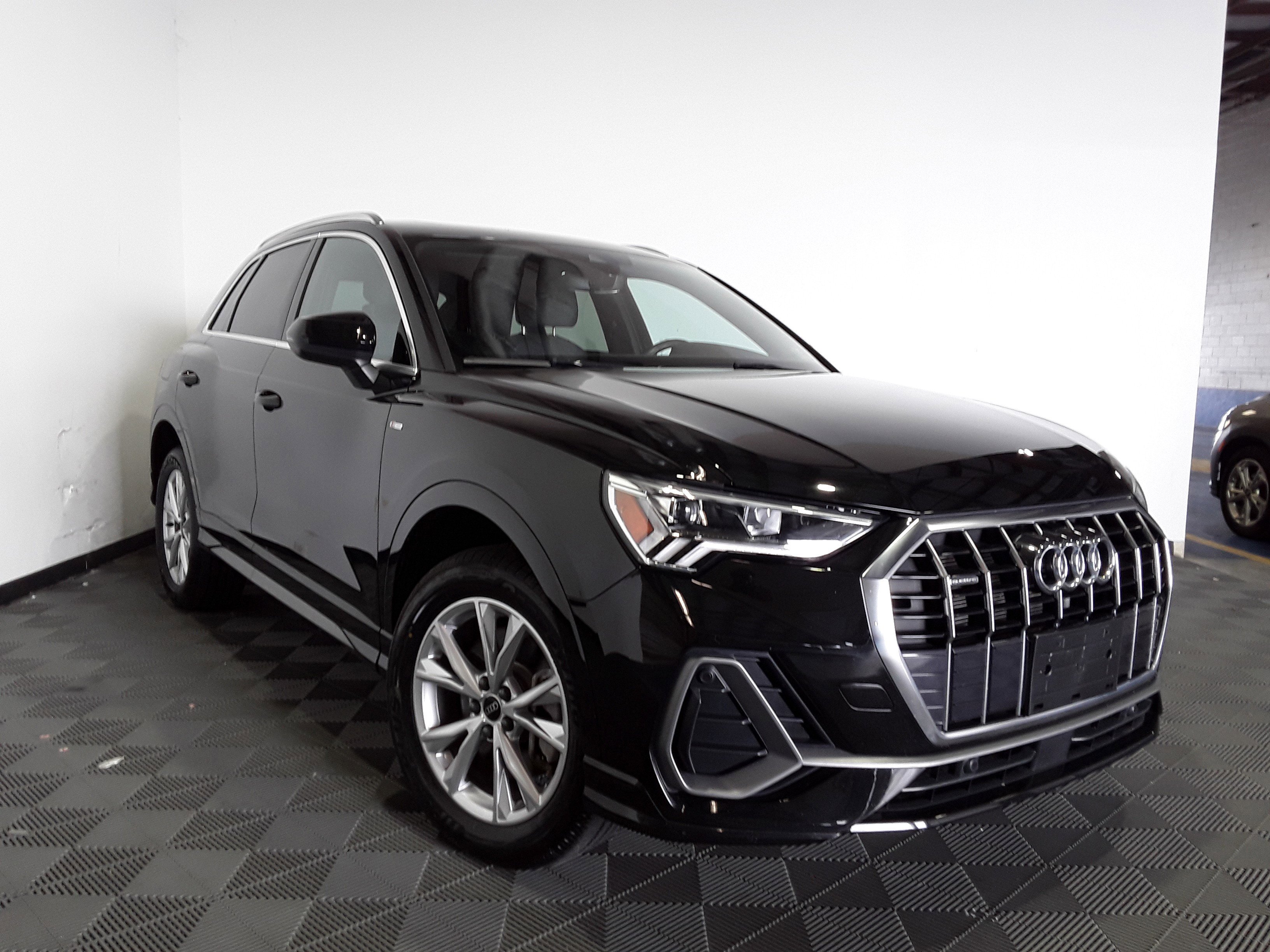 2023 Audi Q3 S line Premium 45 TFSI quattro
