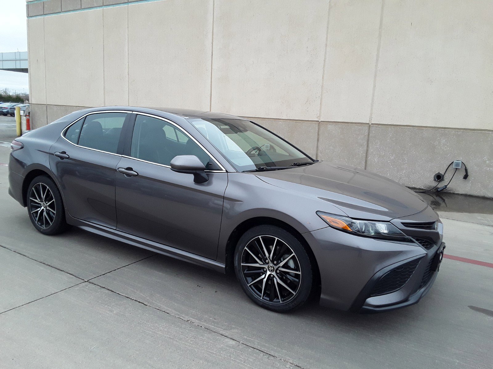 2021 Toyota Camry SE Auto