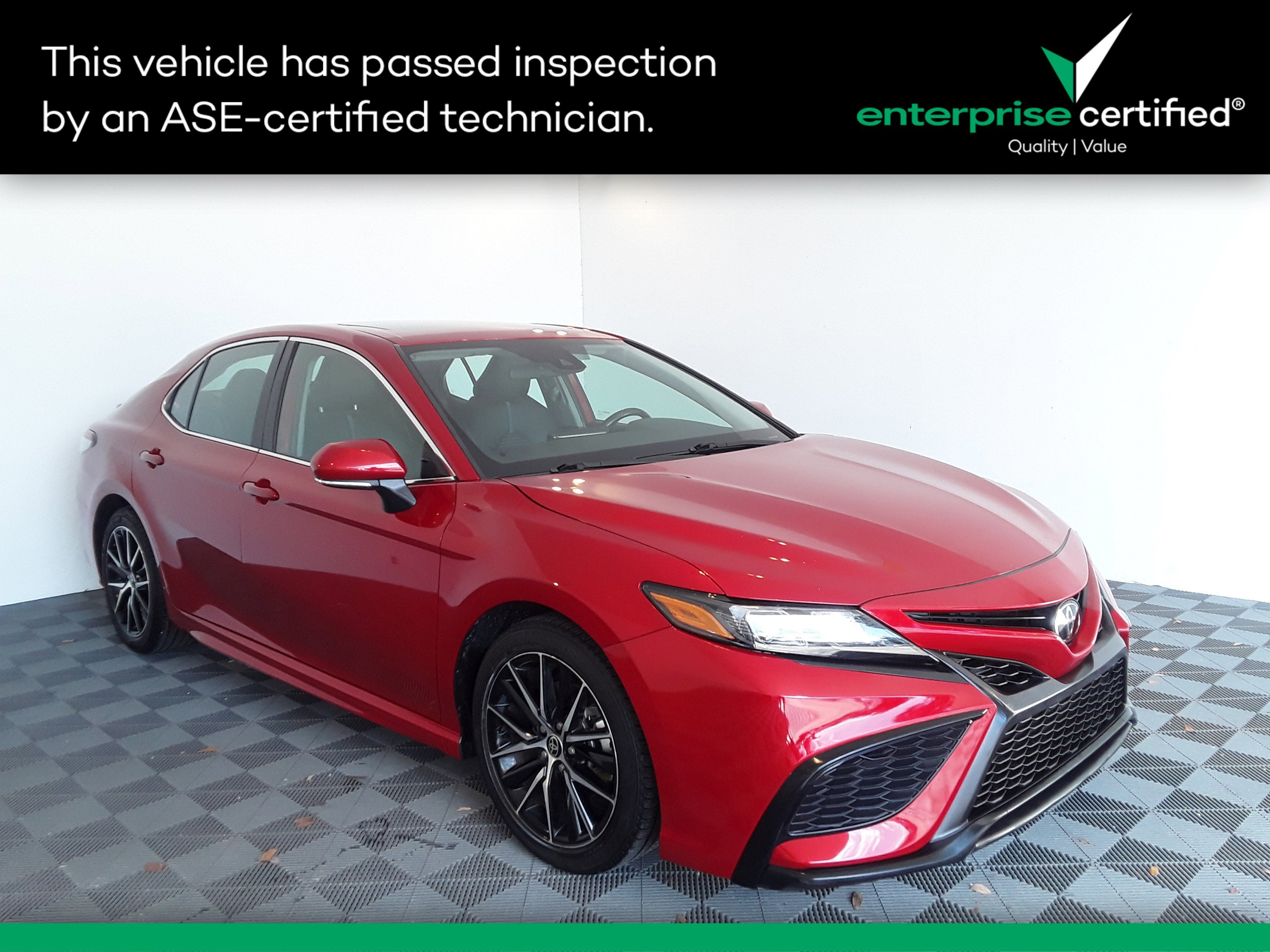 Used 2023 Toyota Camry SE Auto