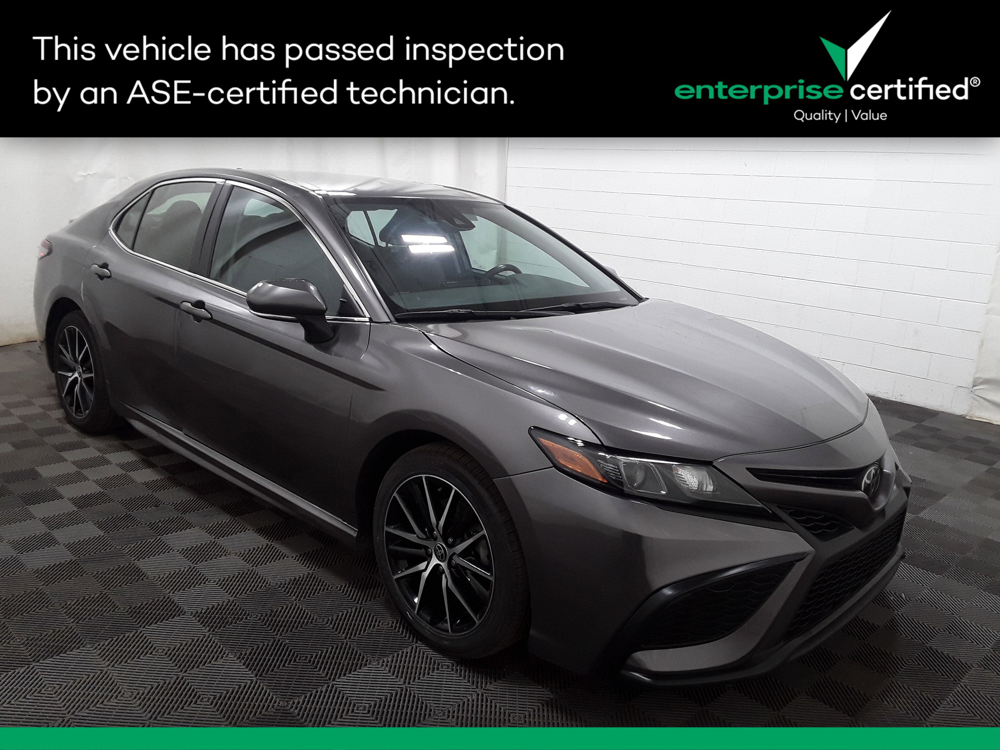 2022 Toyota Camry SE Auto