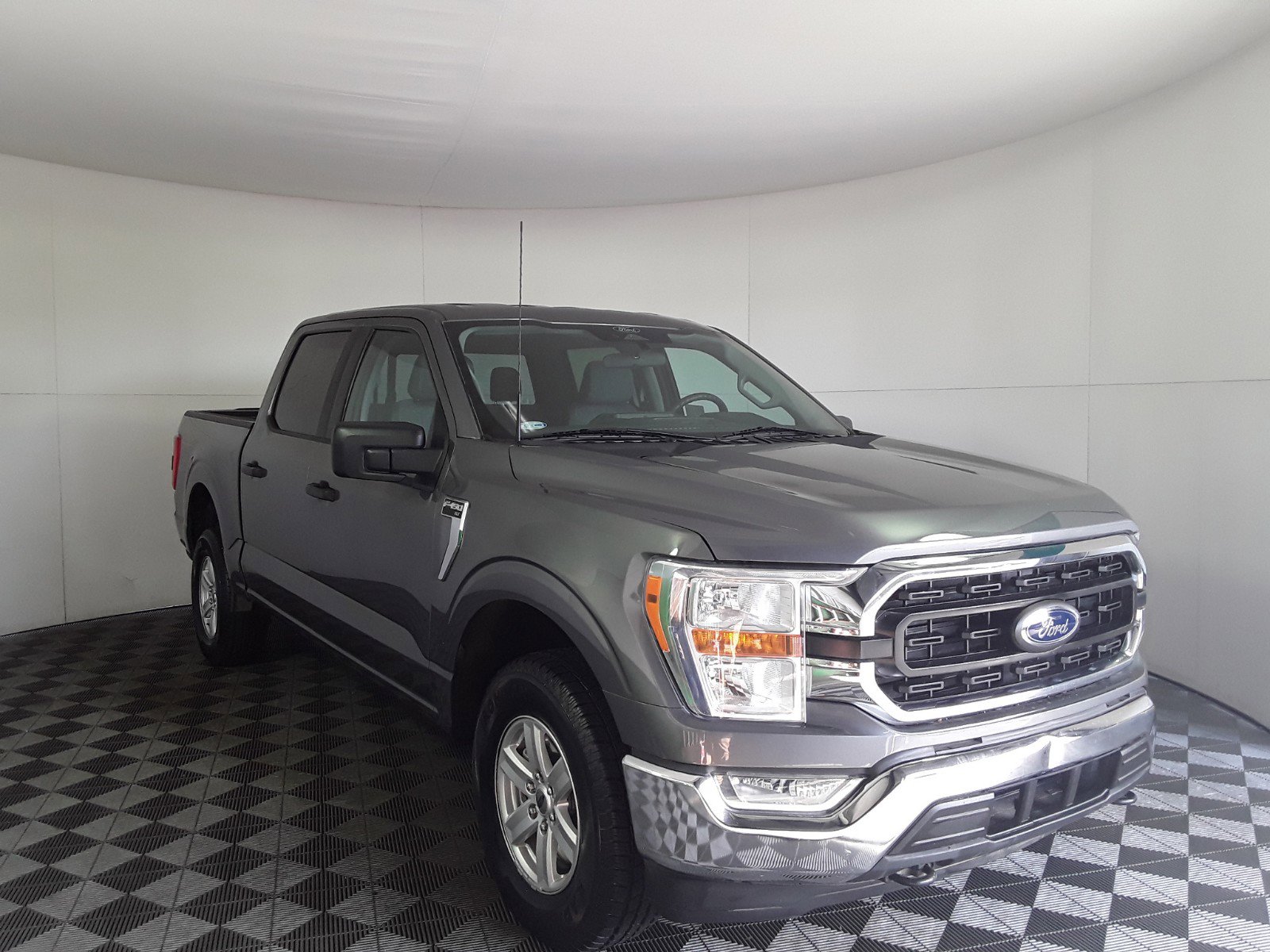 2022 Ford F-150 XLT 4WD SuperCrew 5.5' Box