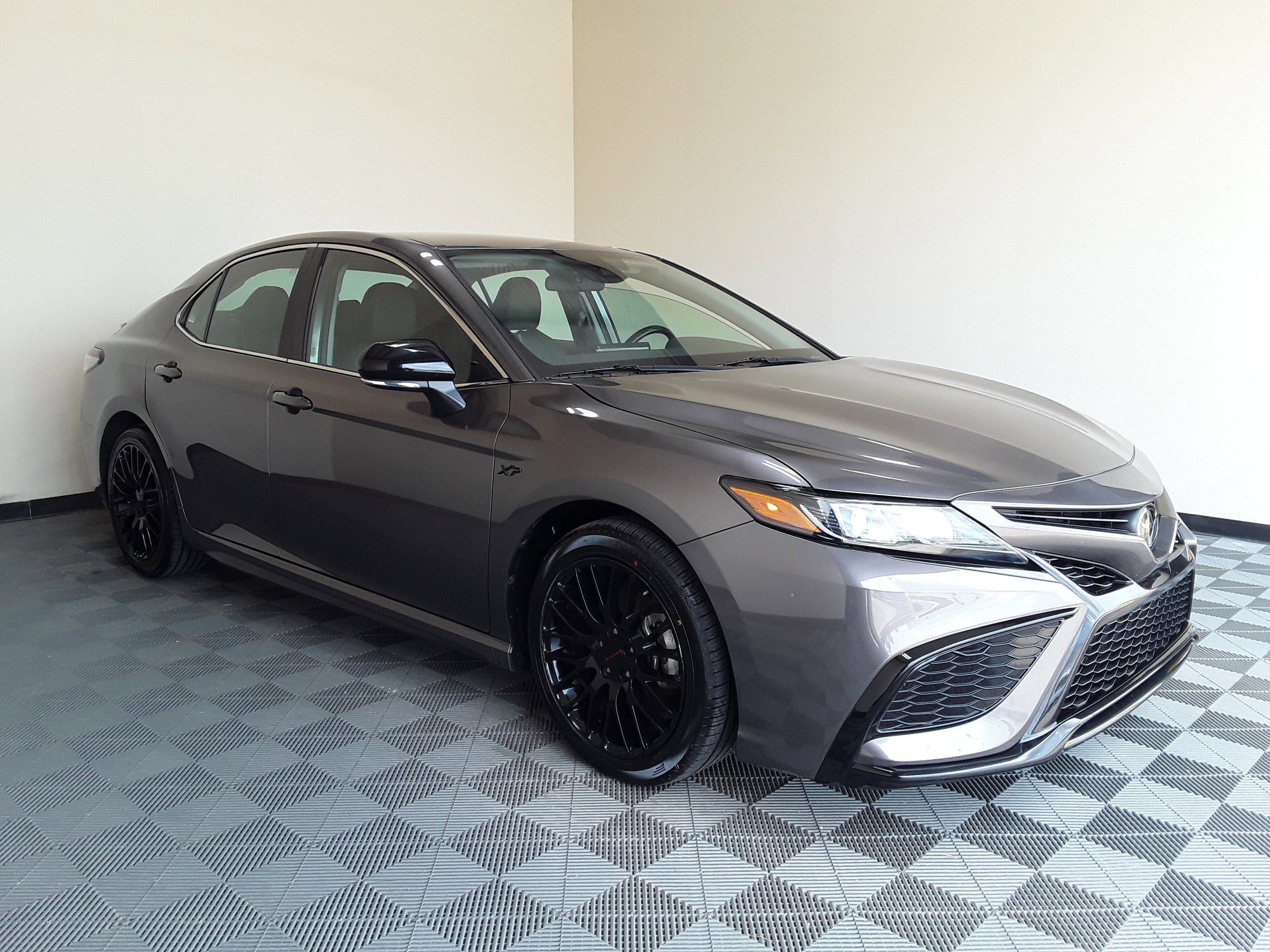 2023 Toyota Camry SE Auto