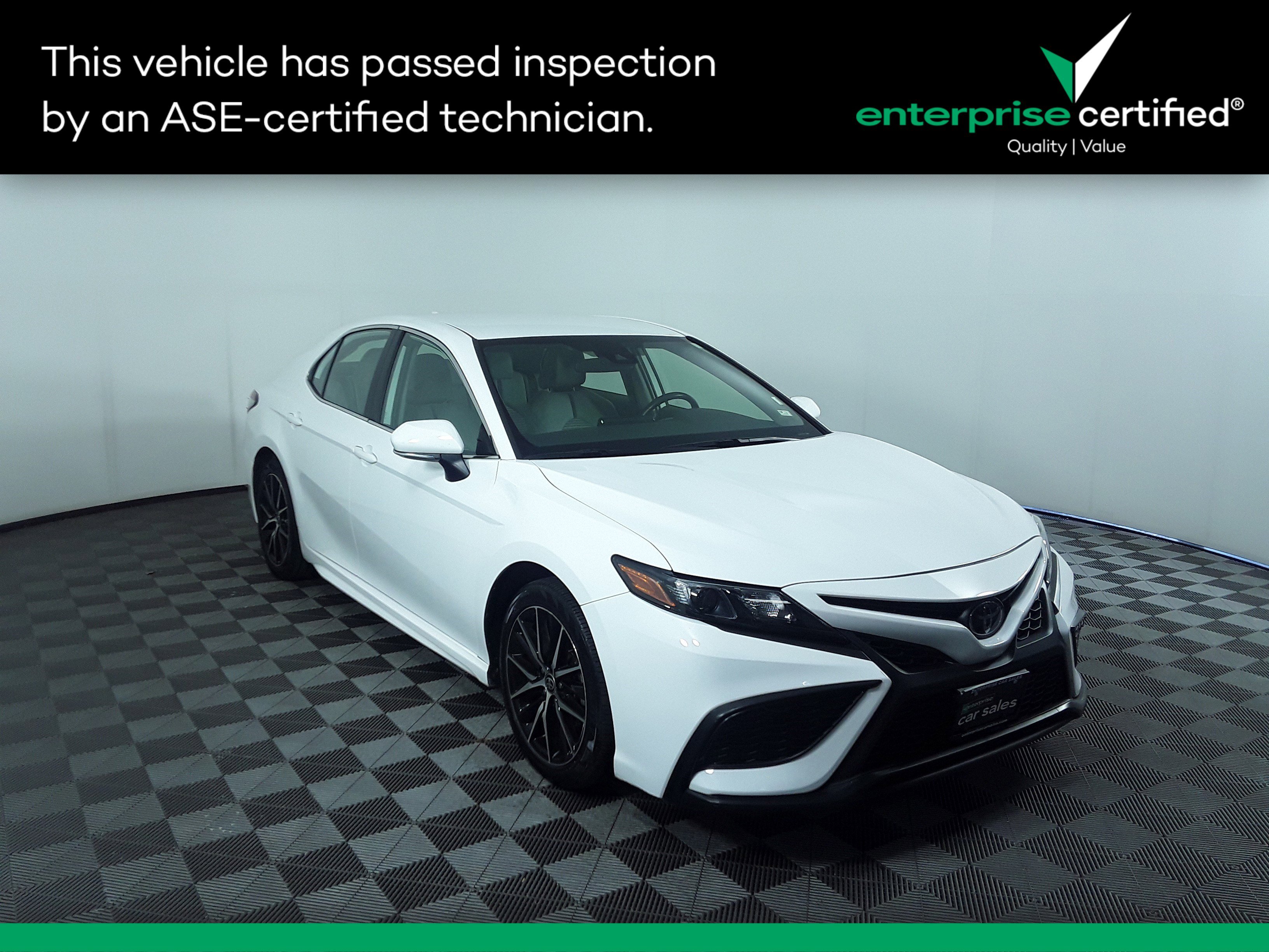 Used 2023 Toyota Camry SE Auto