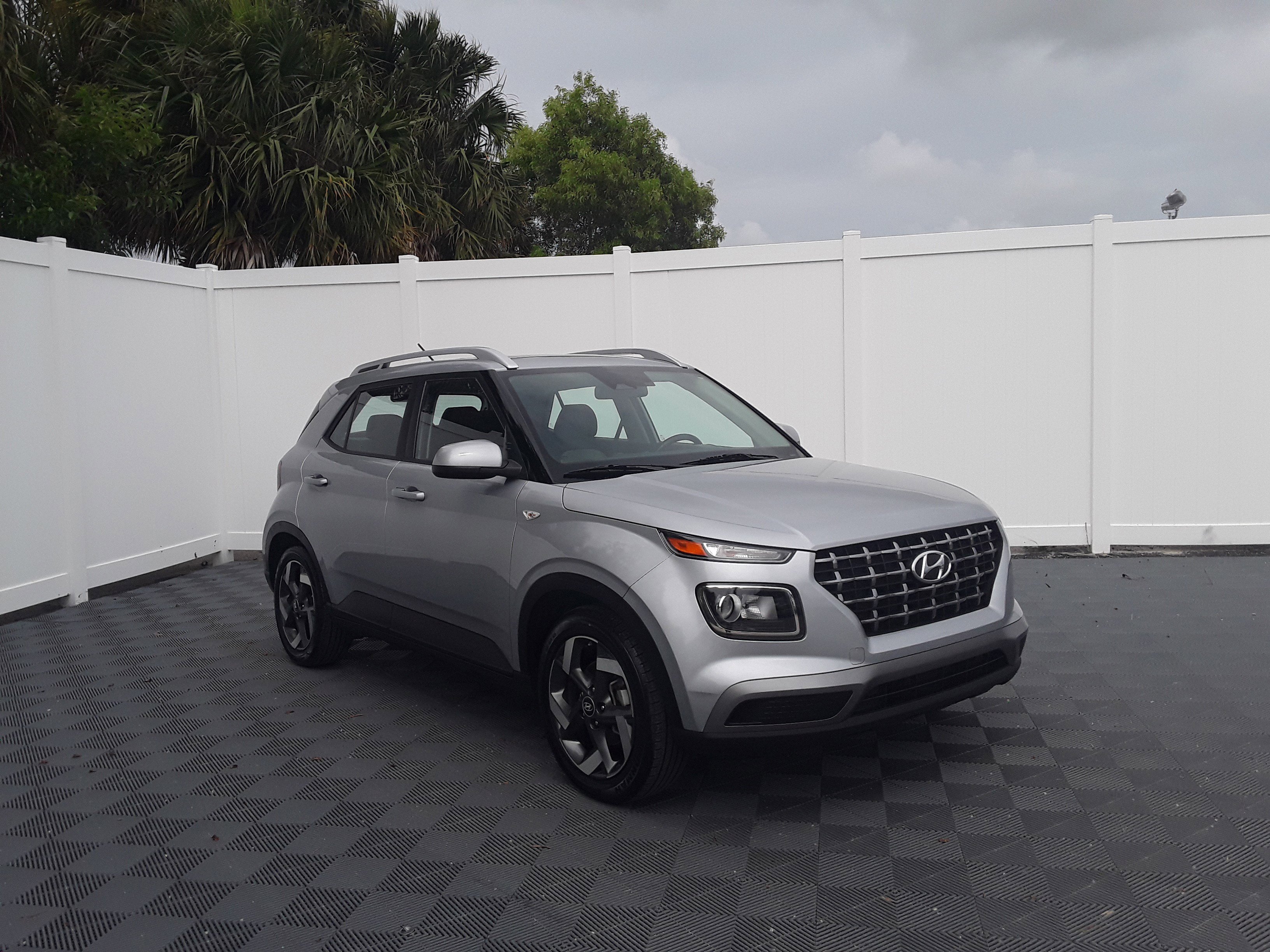 2023 Hyundai Venue SEL IVT