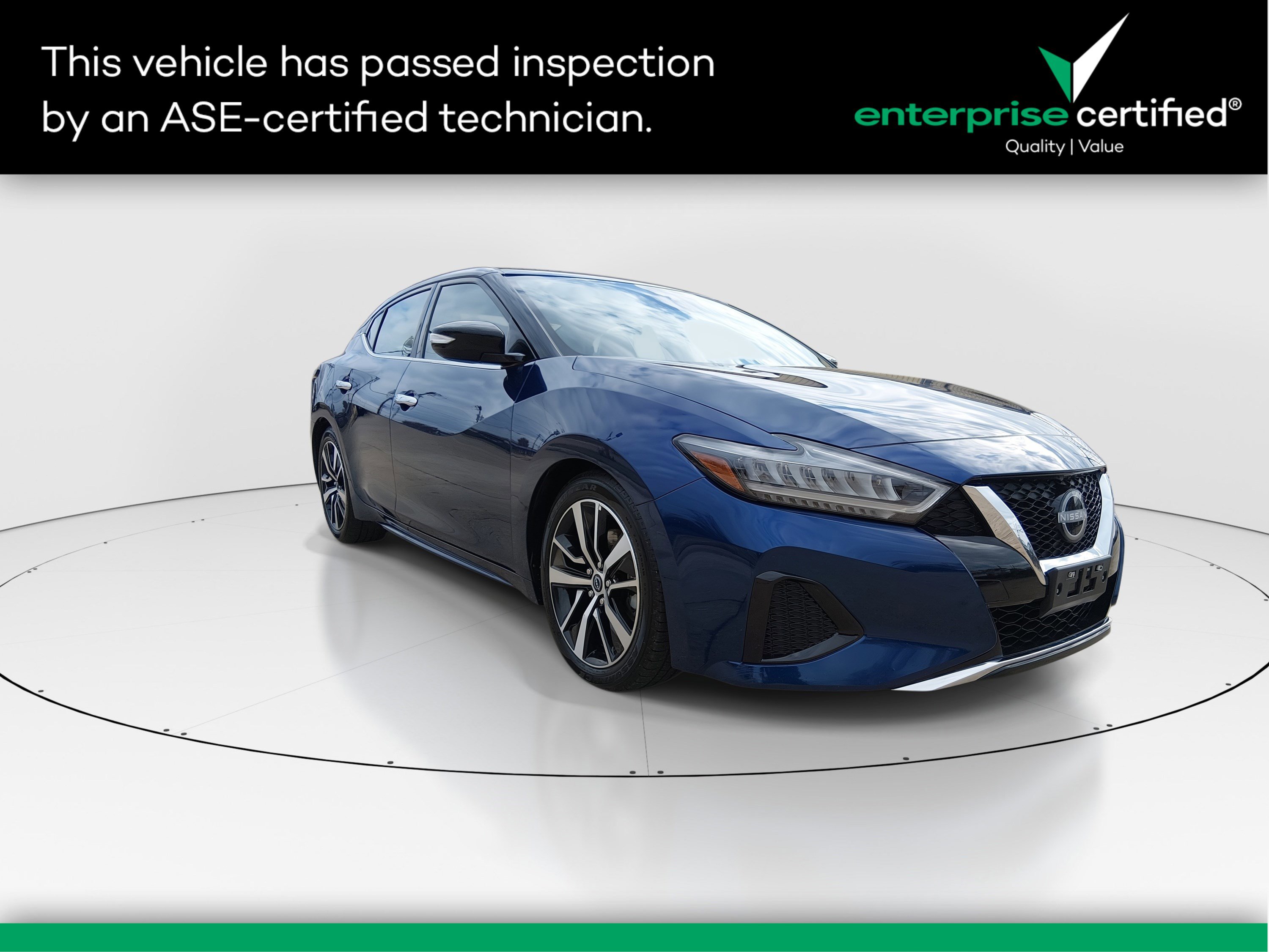 2023 Nissan Maxima SV's photo