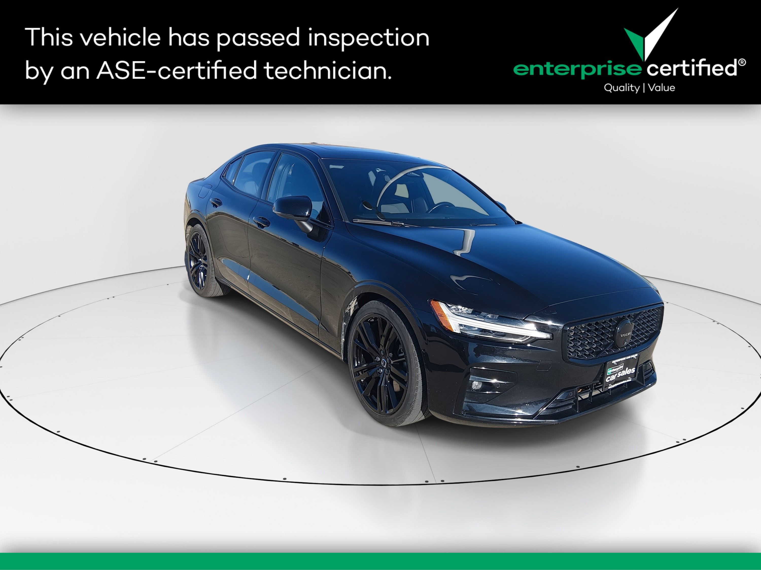 2024 Volvo S60 Plus's photo