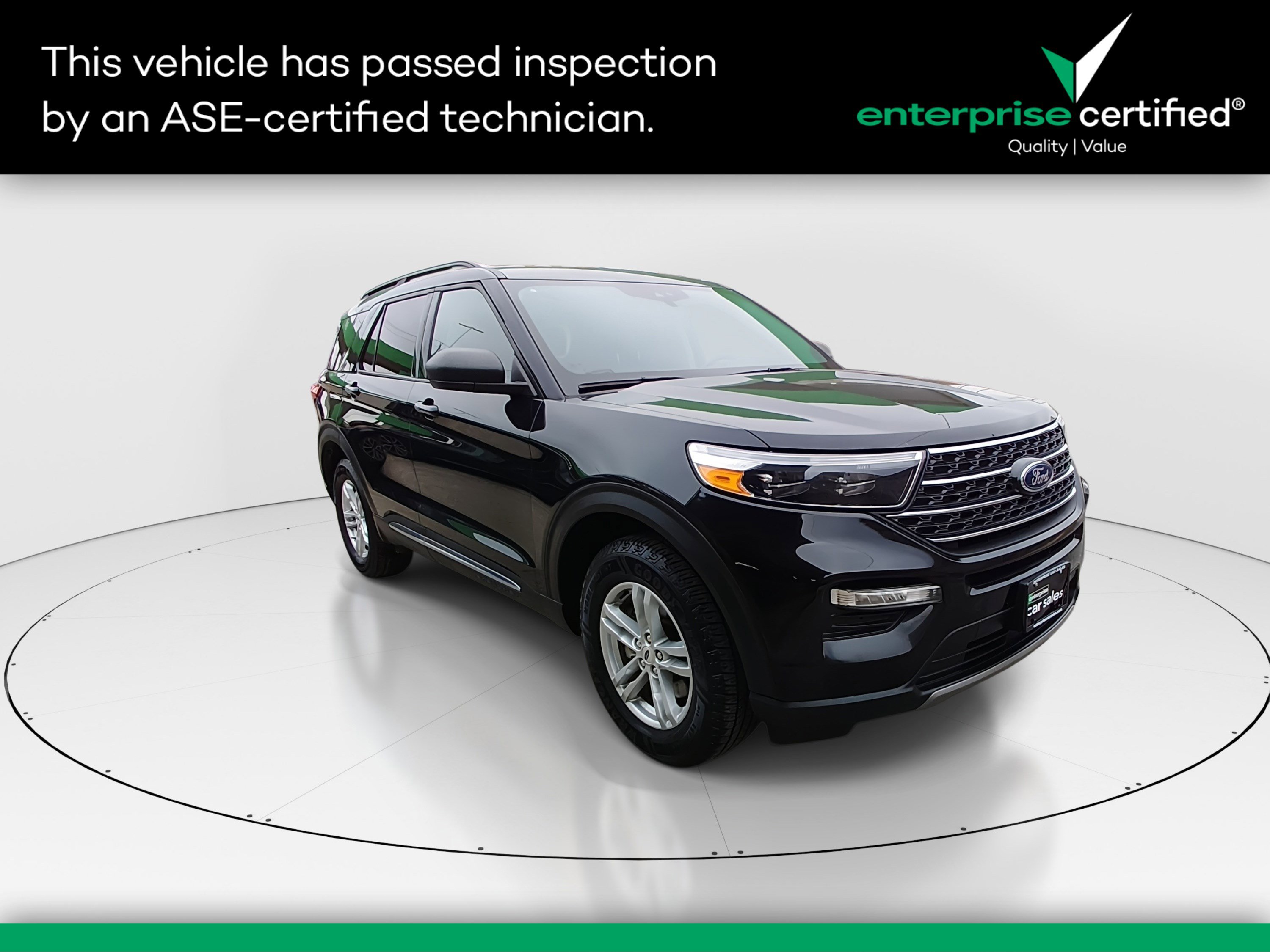 2023 Ford Explorer XLT's photo