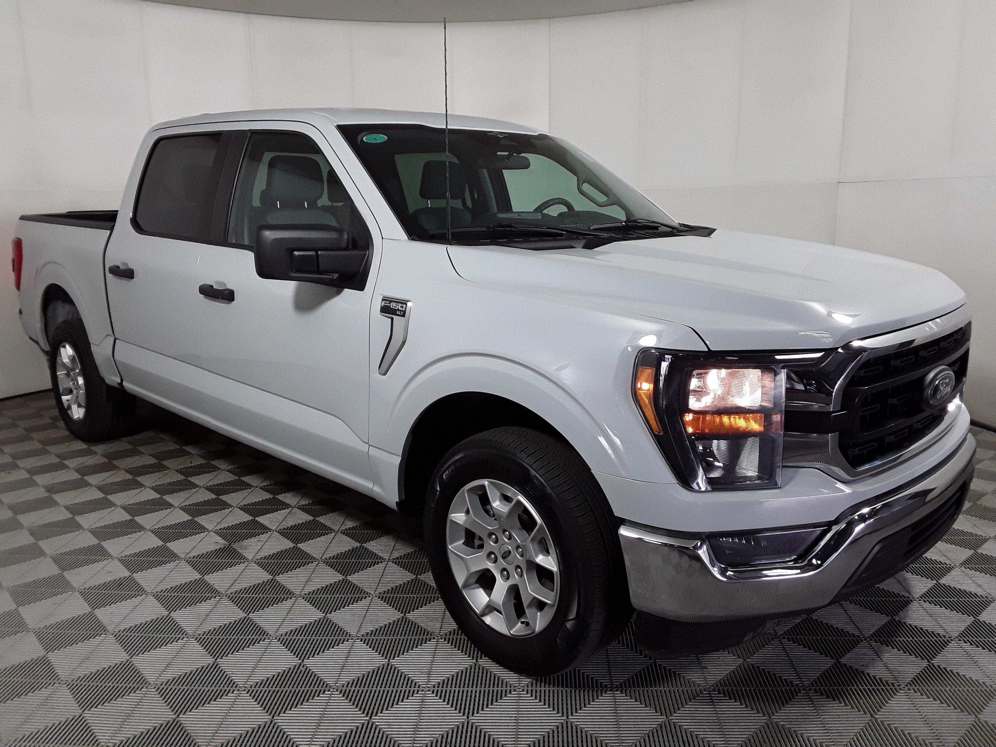 2023 Ford F-150 XLT 2WD SuperCrew 5.5' Box
