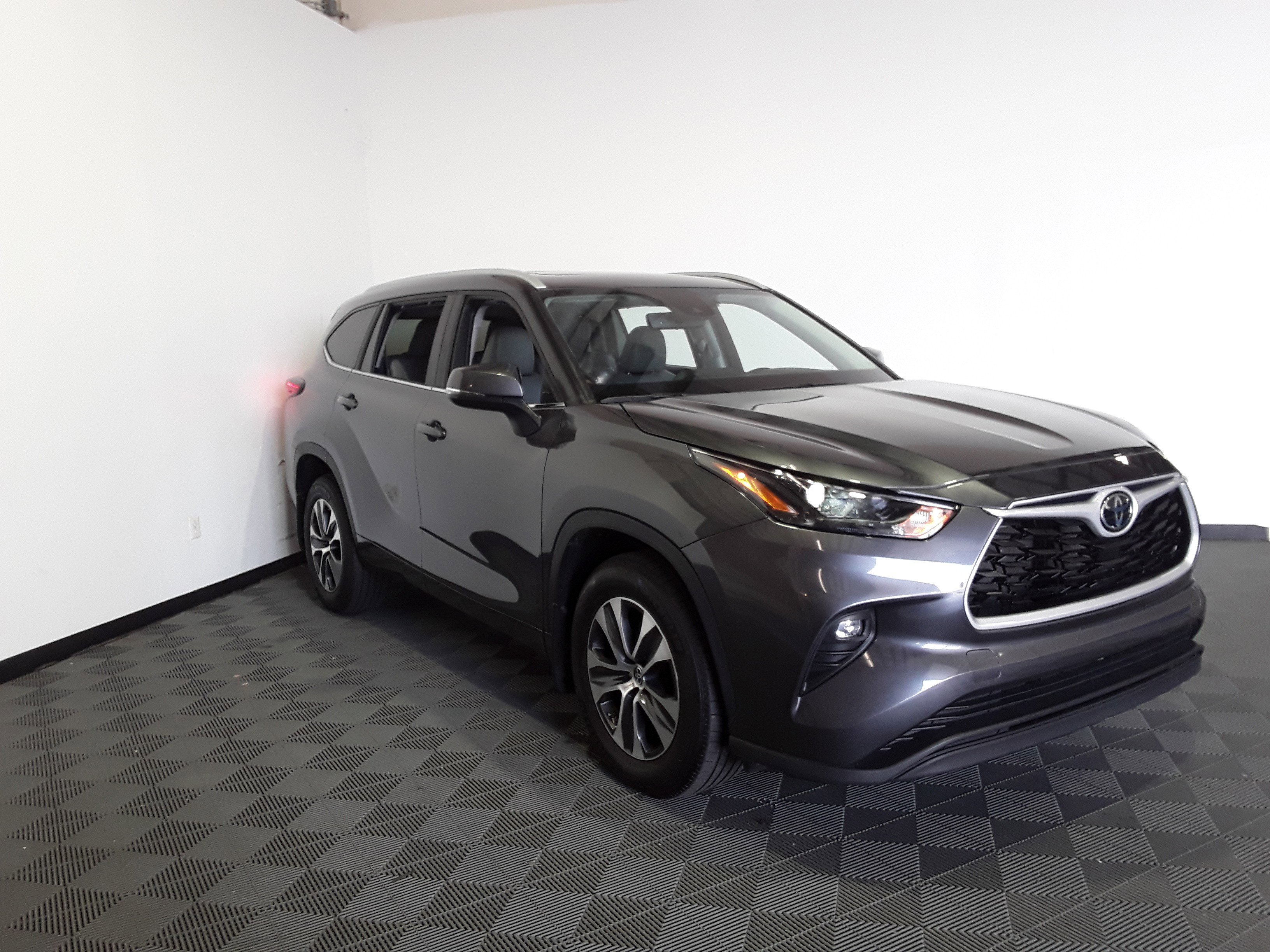 2023 Toyota Highlander XLE AWD