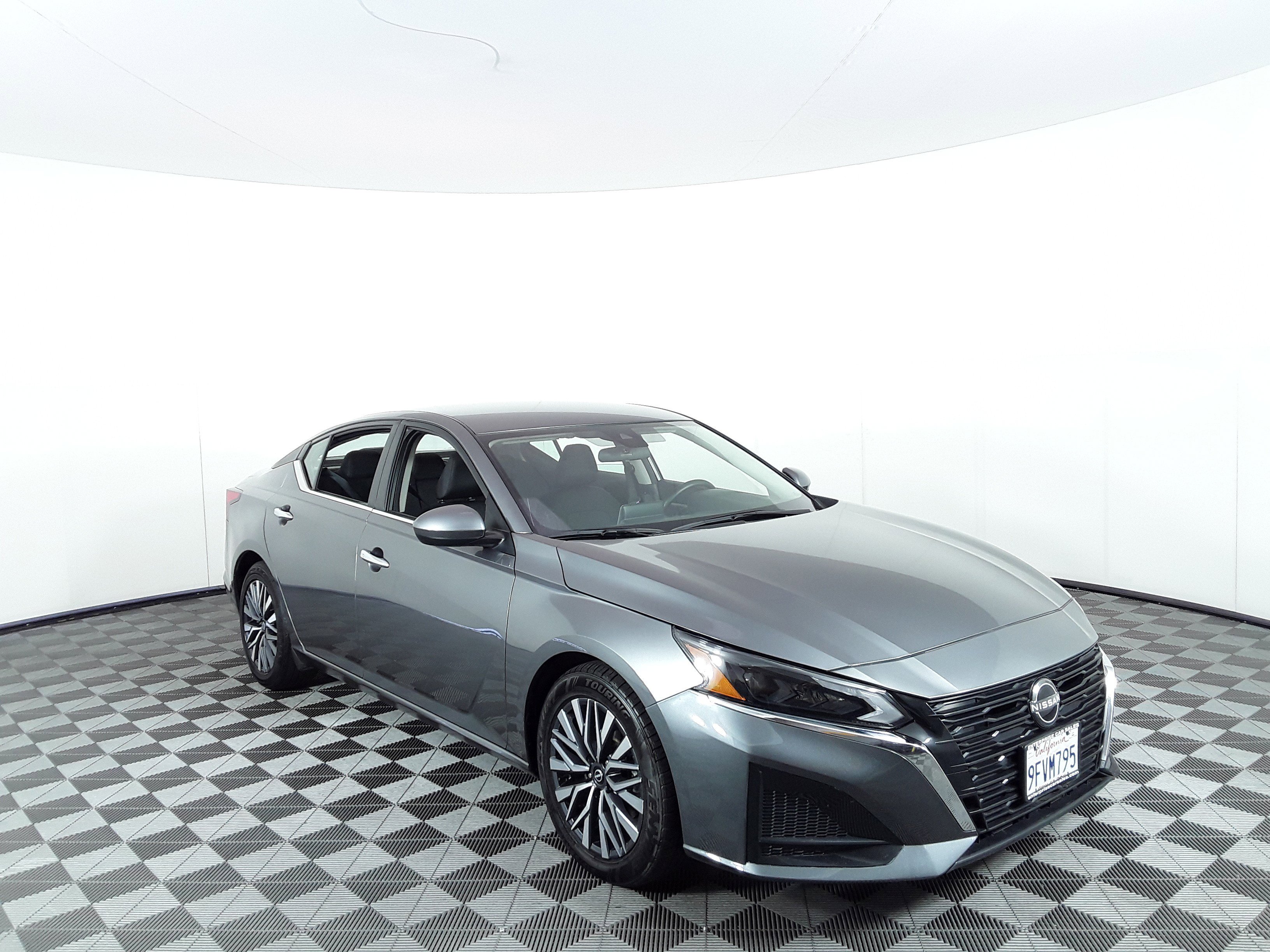 2023 Nissan Altima 2.5 SV Sedan