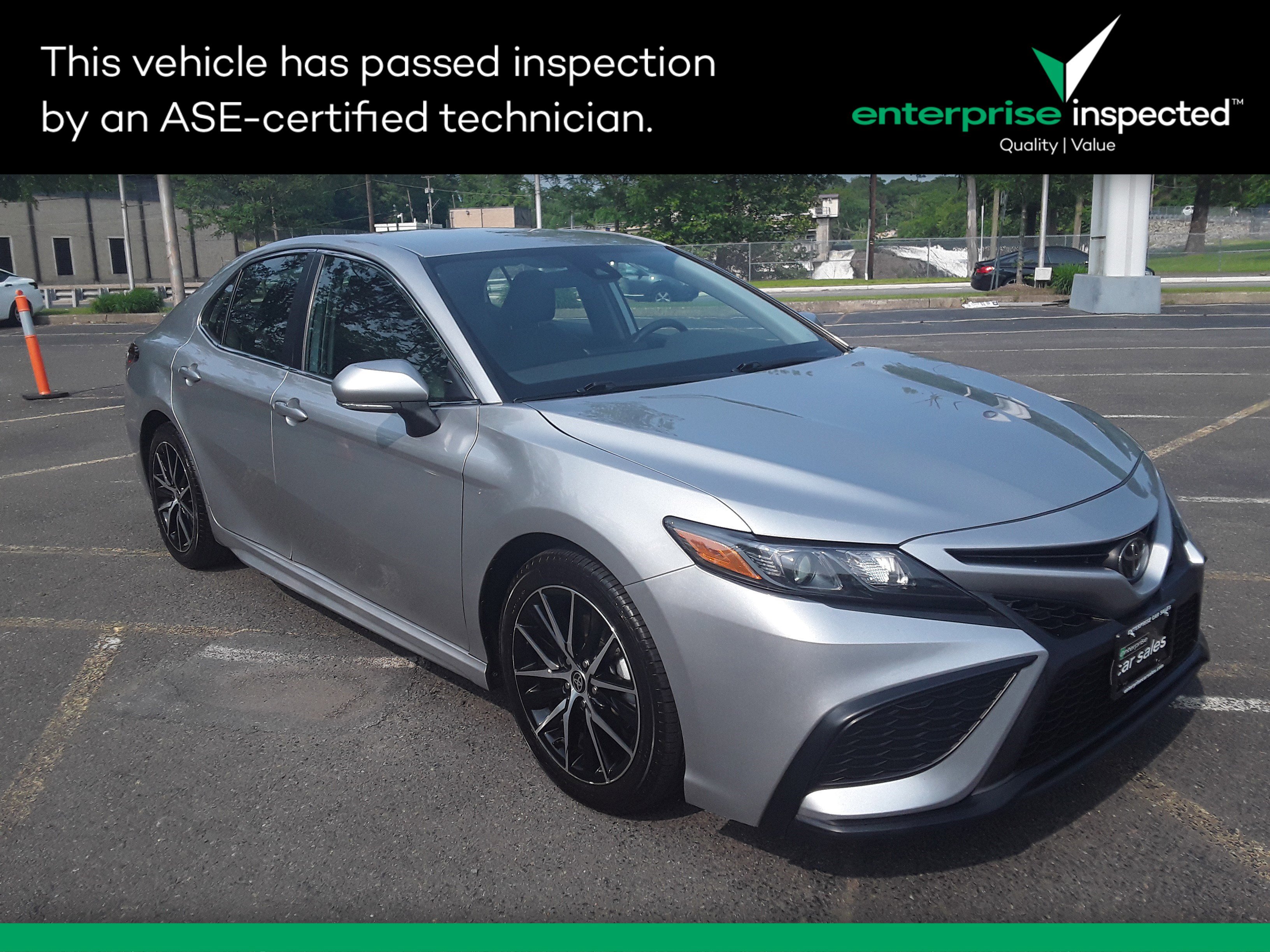2023 Toyota Camry SE Auto