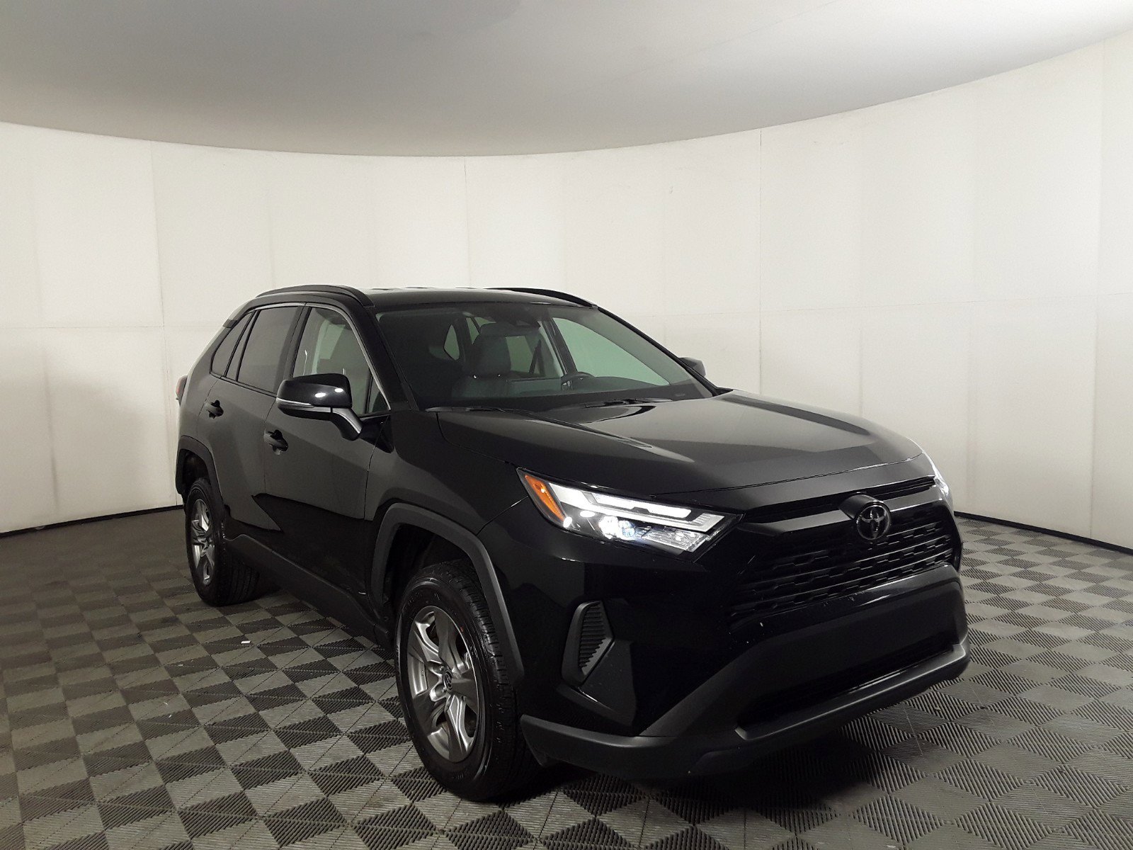 2024 Toyota RAV4 XLE FWD