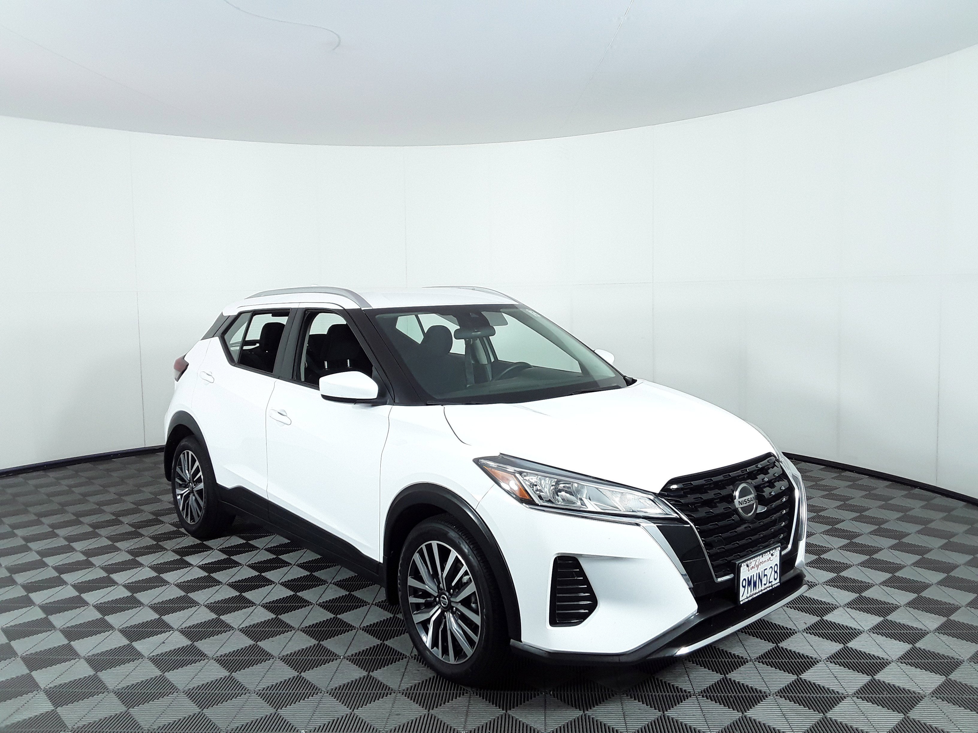 2021 Nissan Kicks SV FWD