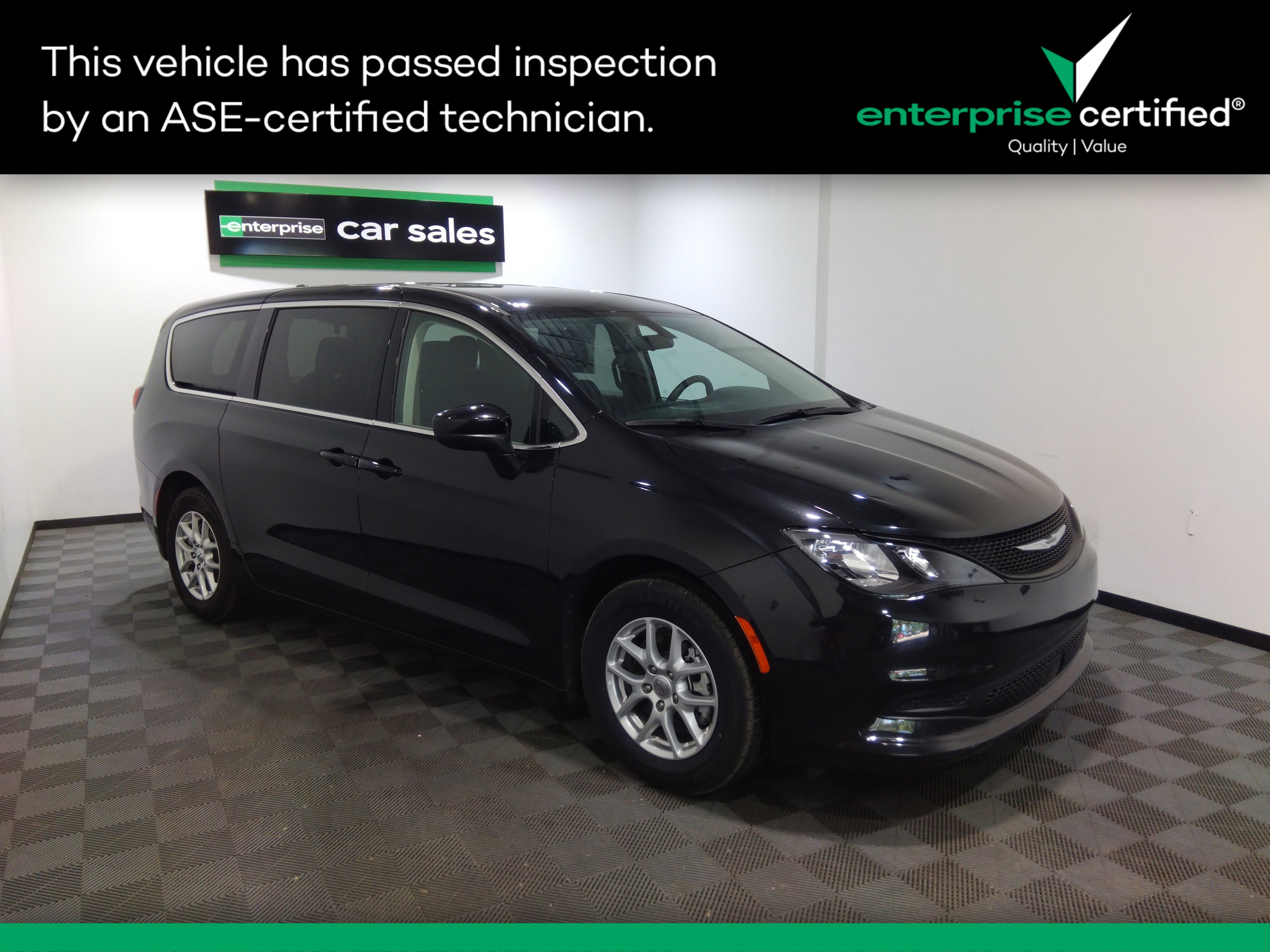2022 Chrysler Voyager LX FWD