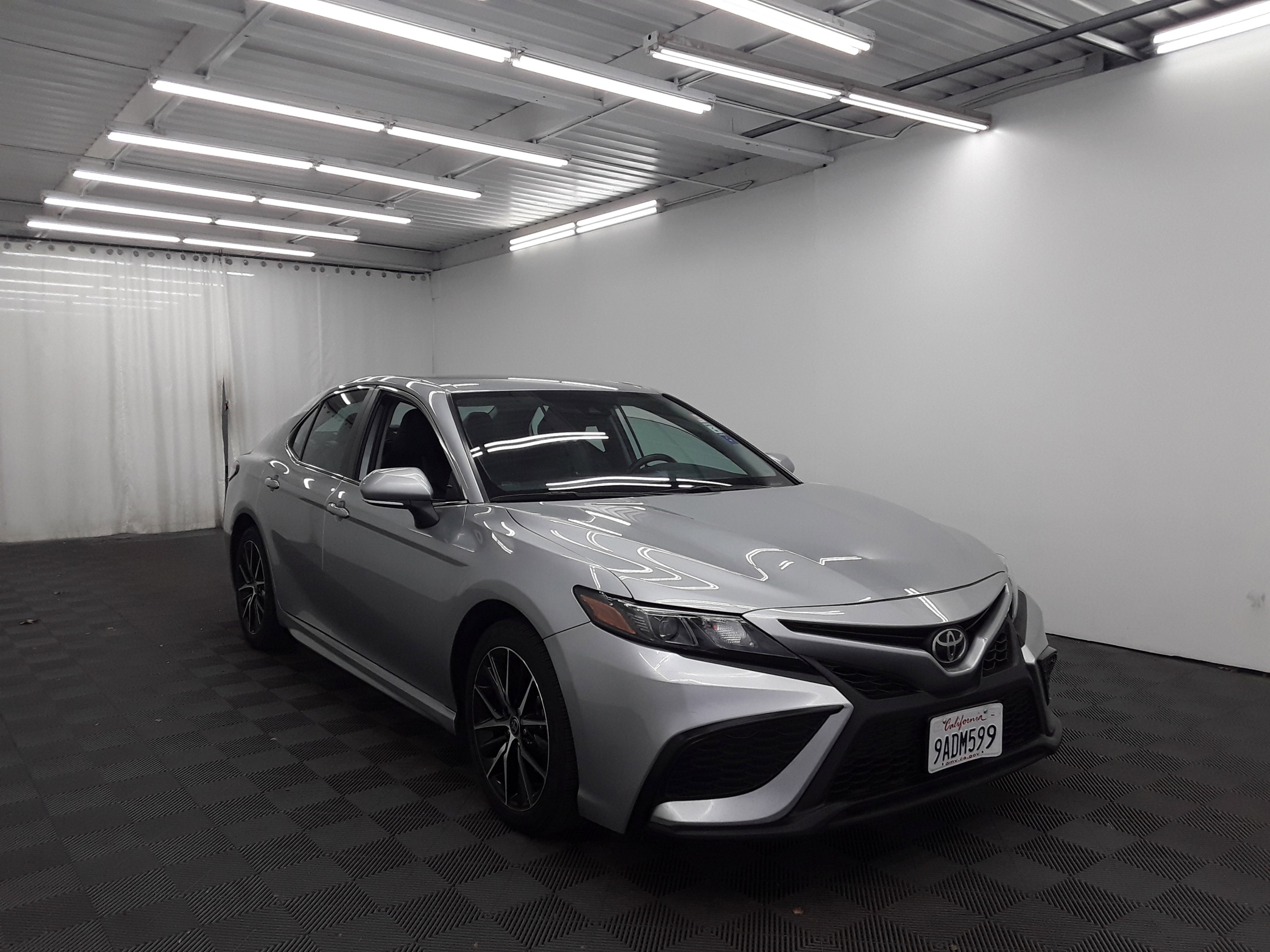 2022 Toyota Camry SE Auto