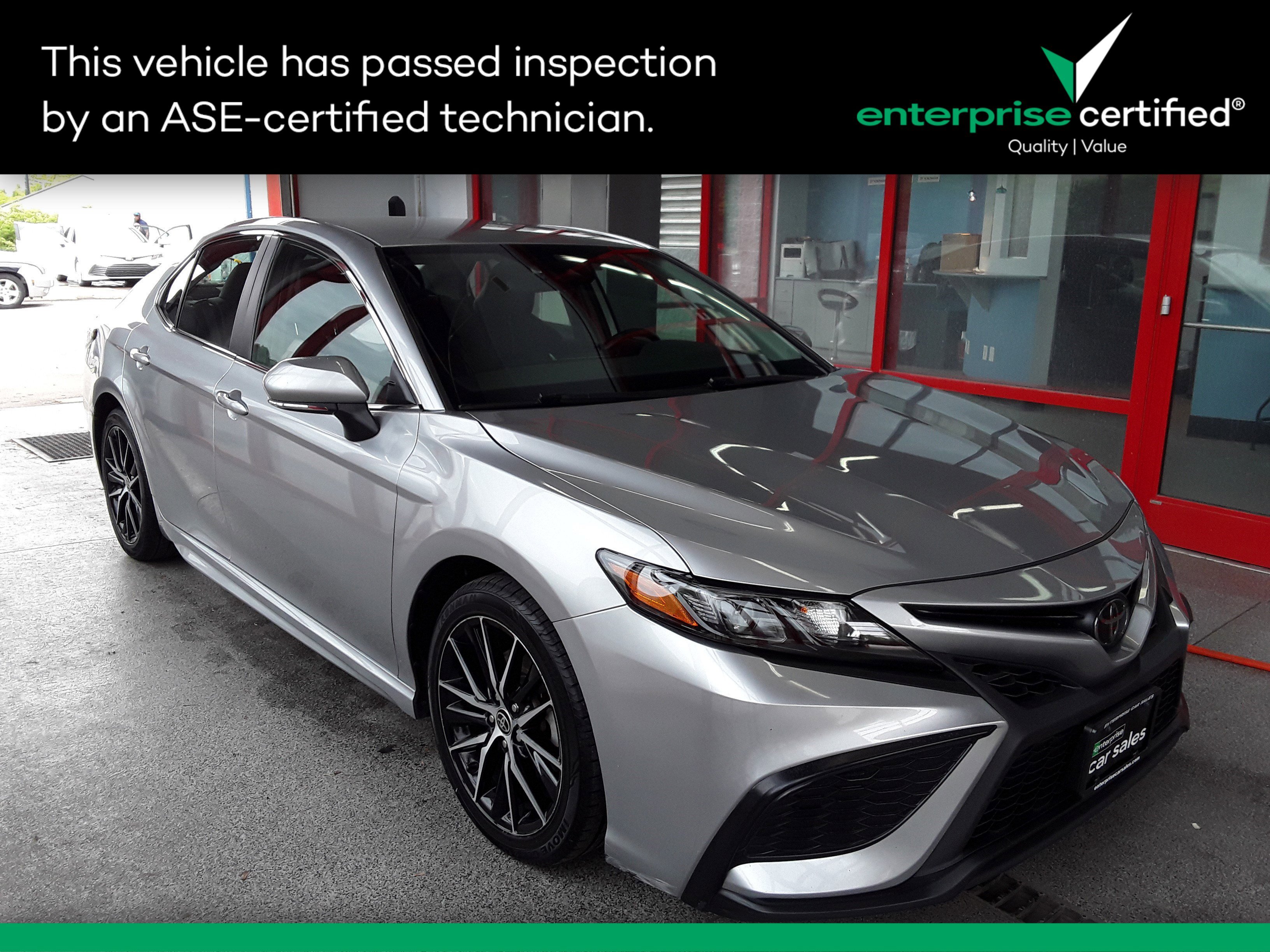 2022 Toyota Camry SE Auto
