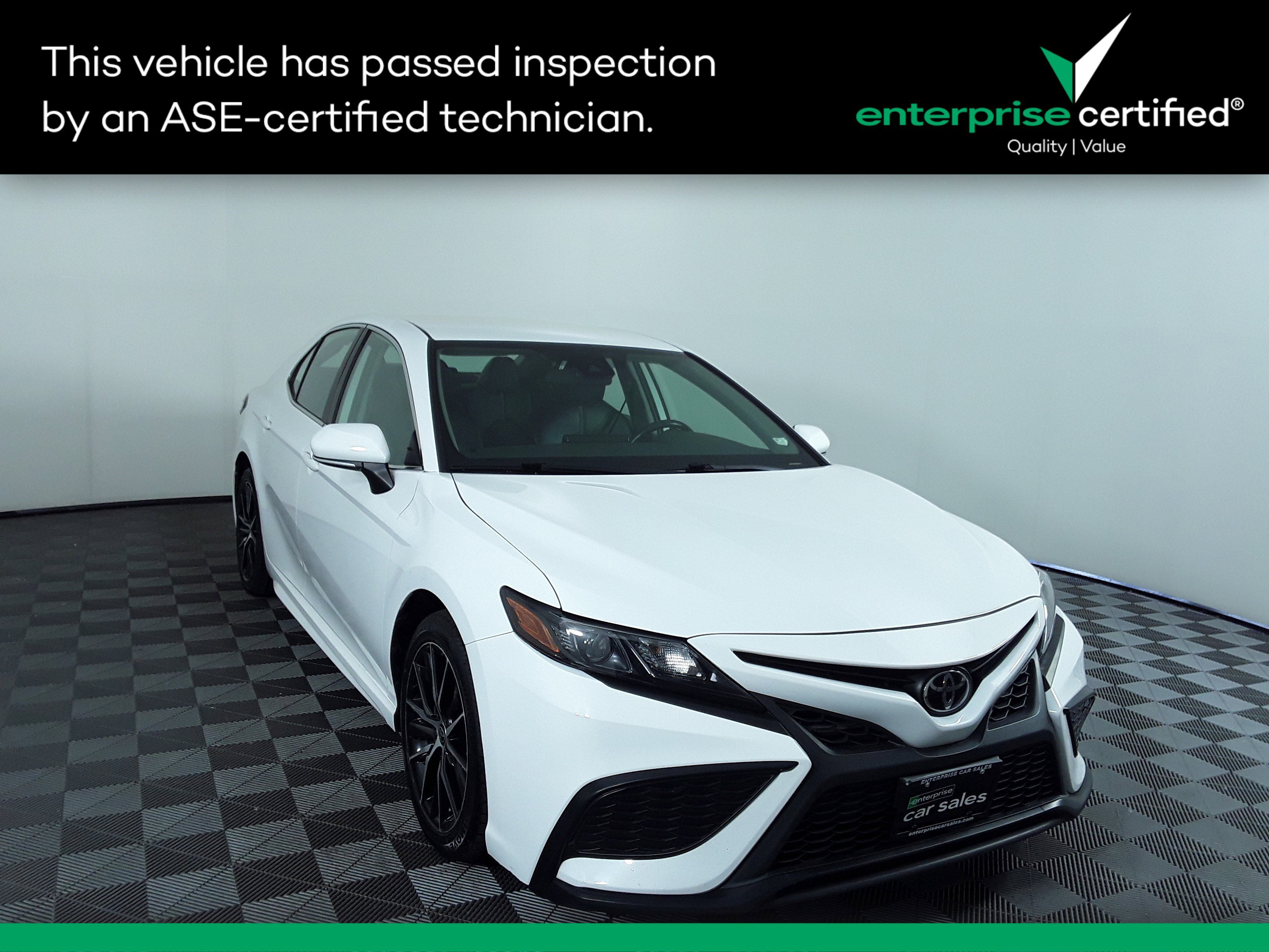 2022 Toyota Camry SE Auto