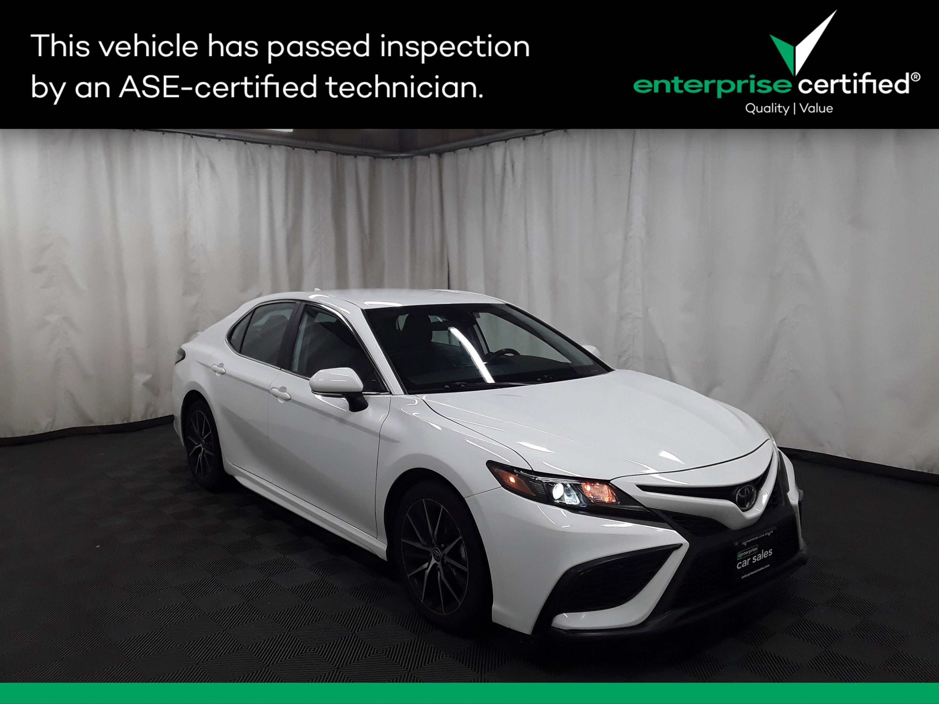 2022 Toyota Camry SE Auto