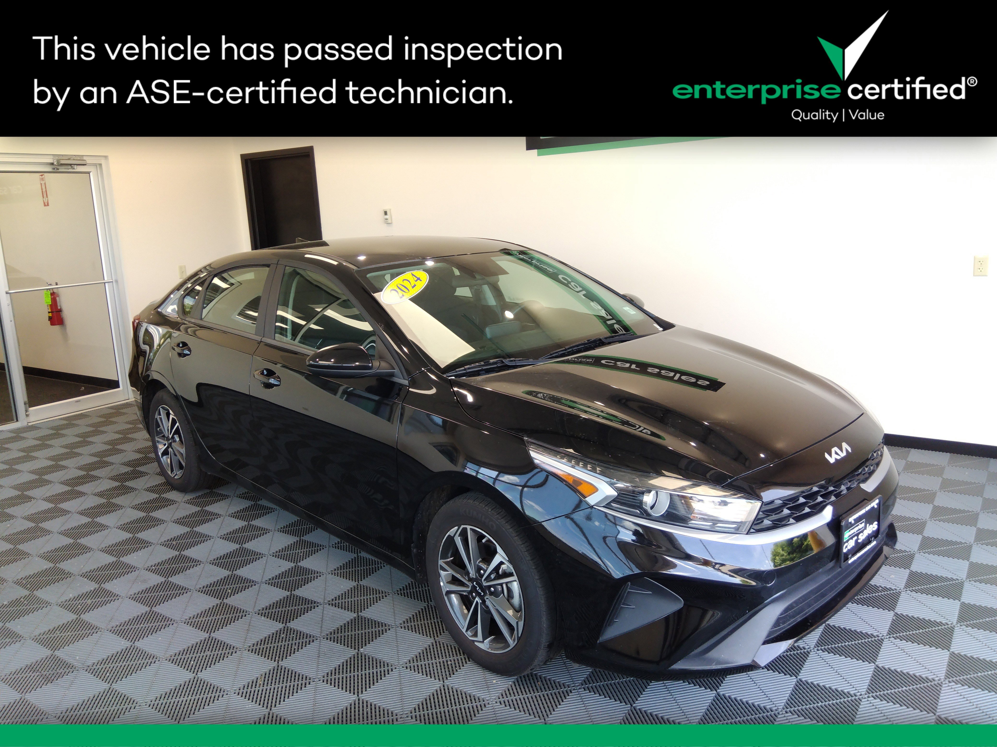 Used 2024 Kia Forte LXS IVT