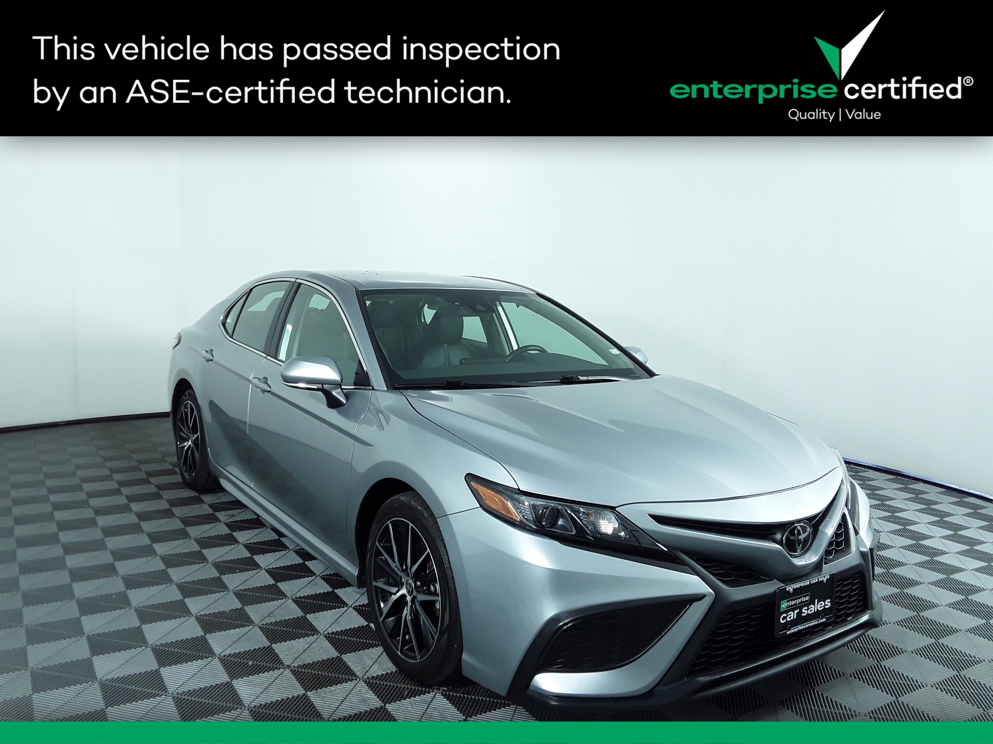 Used 2024 Toyota Camry SE Auto