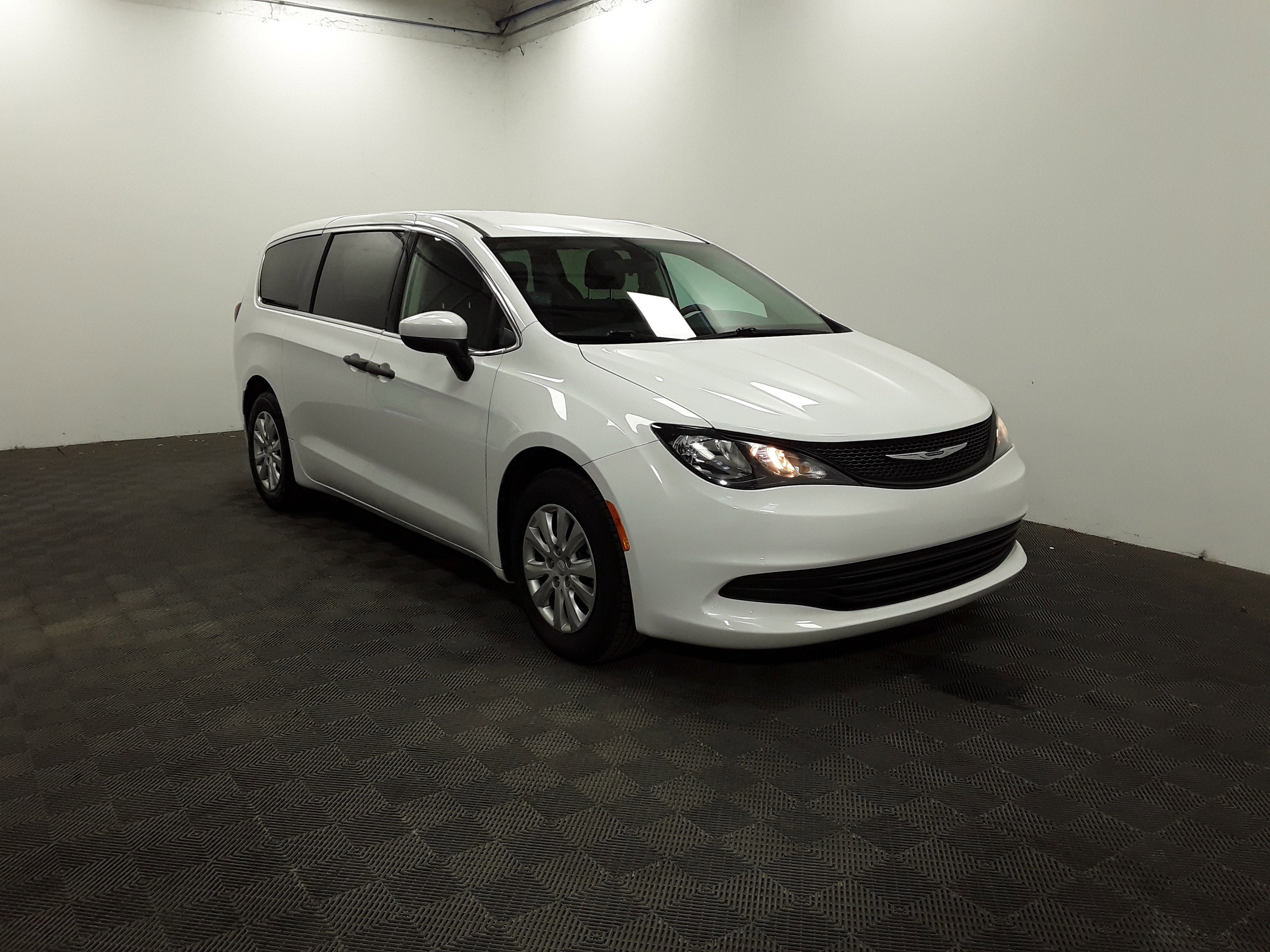 Used 2020 Chrysler Voyager L FWD
